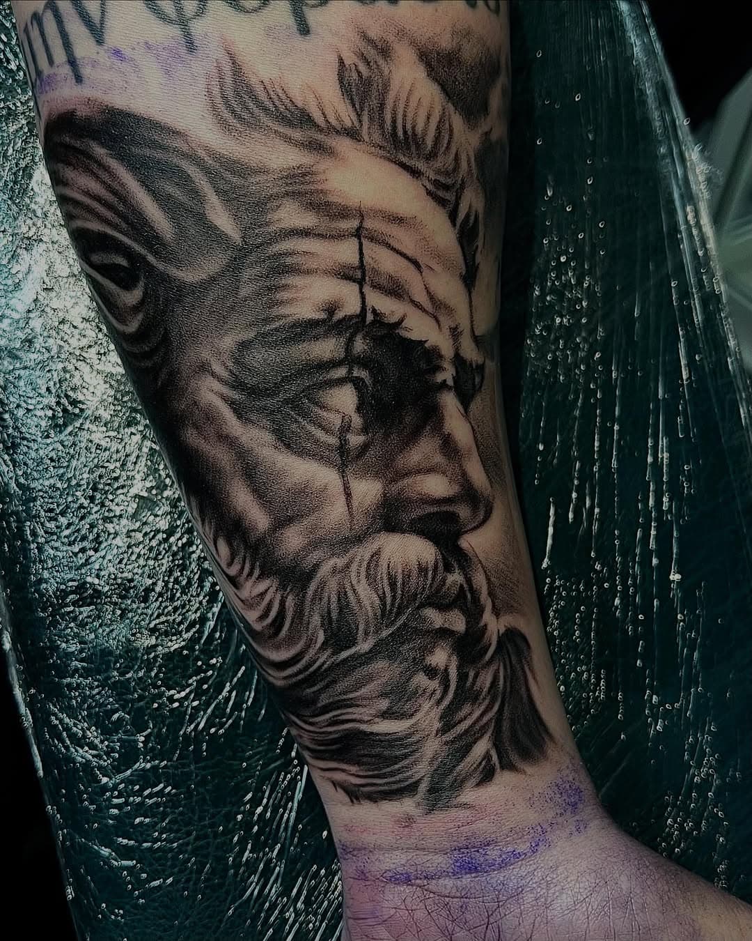 Poseidon! Cant wait to finish this sleeve😃

@thefatcattattooparlour 

#tattoo #tatuering @Vetlanda #blackandgrey