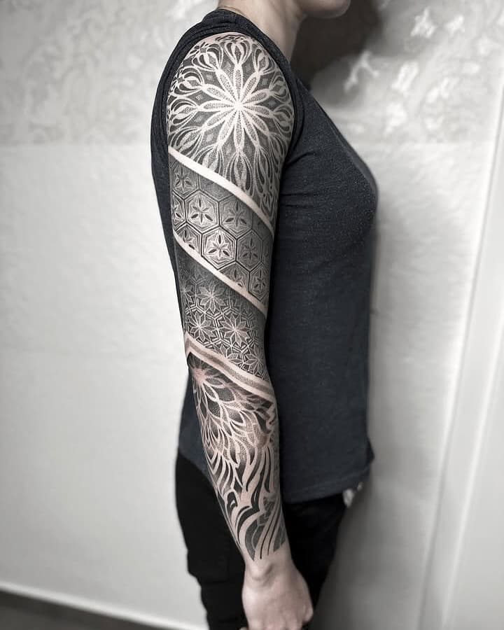 GEOMETRIC + MANDALA + BLACKWORK SLEEVE 🖤🩶

Wir lieben eure Herausforderungen und setzen seit 2012 eure Wünsche um.

☏
Festnetz 
+49 711 16127938

ℹ︎ 
Rotenwaldstr 99
70197 Stuttgart 

✍︎ 
Artist: 
@animadetattoo 

#tattoo
#tattooed
#design
#tattoos 
#tattoist
#mandala
#tat
#ink
#geometric 
#0711nadelspiel
#newtattoo 
#inked 
#blackwork