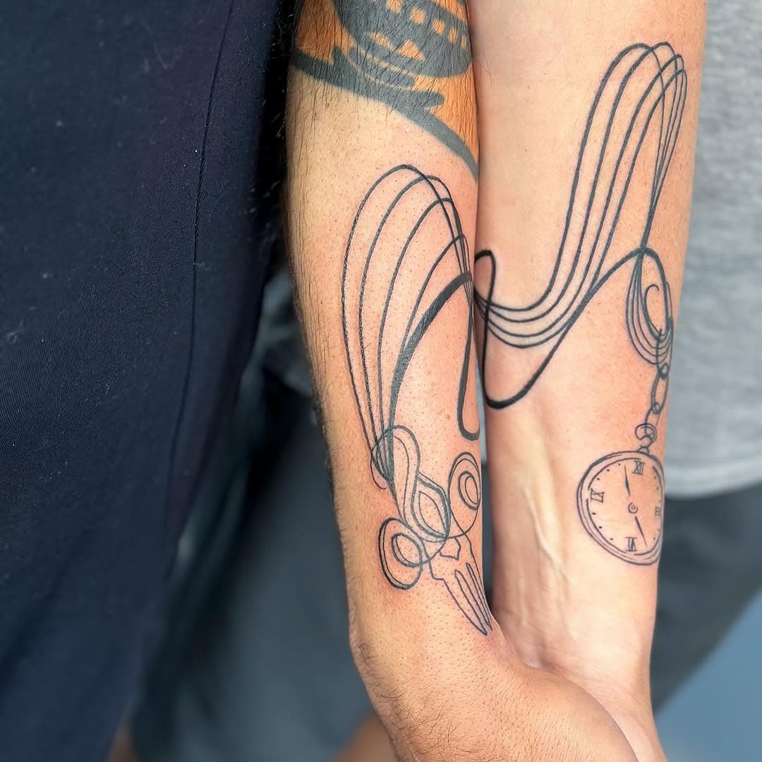 This was a really fun change of pace for me. A couples tattoo based on the story “gift of the magi “ #couplestattoo #couplestattoos #giftofthemagi #blacktattoos #blacklines #newjerseytattoo #newjerseytattooartist