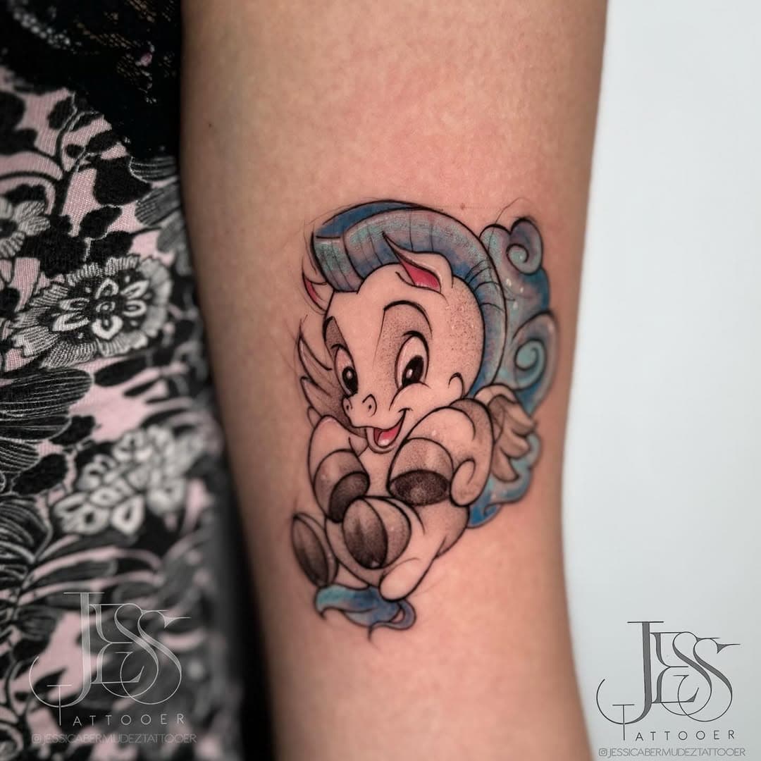 •PEGASO• 
.
.
.
 #hercules #herculesdisney #disney #disneytattoo #smalltattoo #finelinetattoo #blackandgreytattoo #ink #tatuaggio #tatuaje #inkedmen #tattoodo #insaneink #instdaily #artoftheday#inkstagram #inked #radtattoos #inkedmag  #tattoolifemagazine #tattooistartmag #blackink #blackwork #jessicabermudeztattooer #bocanegra_family