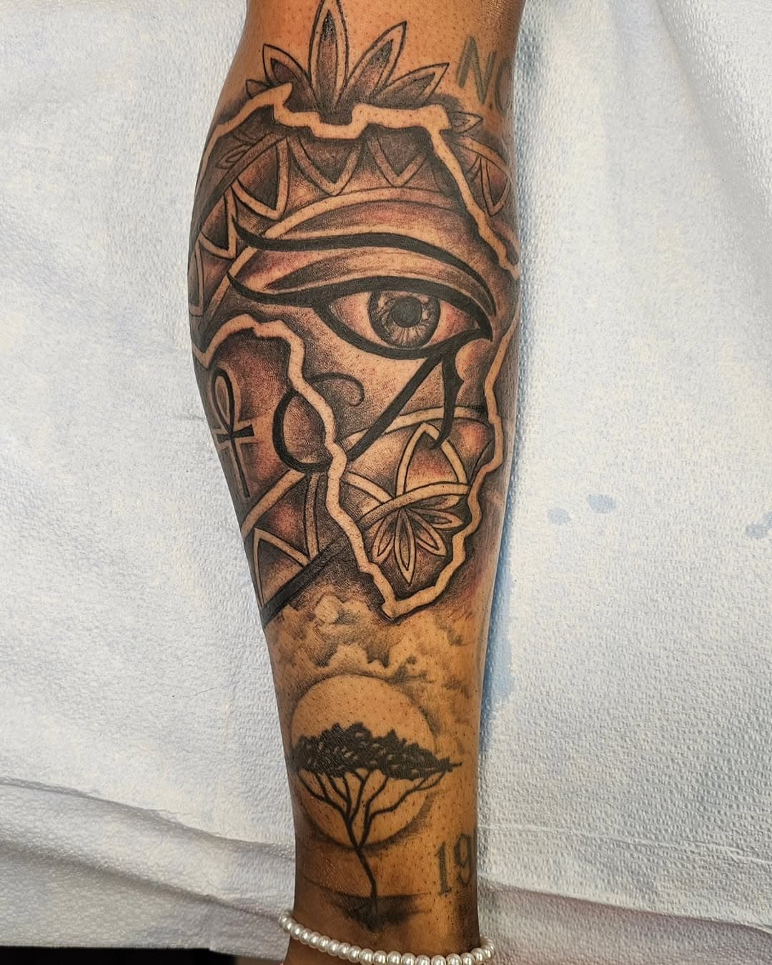 Please email visionstattoos@gmail.com to schedule your appointment. 
#coveruptattooartistcharlotte #charlottetattooartist #clttattooartist #charlottetattooshop #clttattooshop #coverupunc