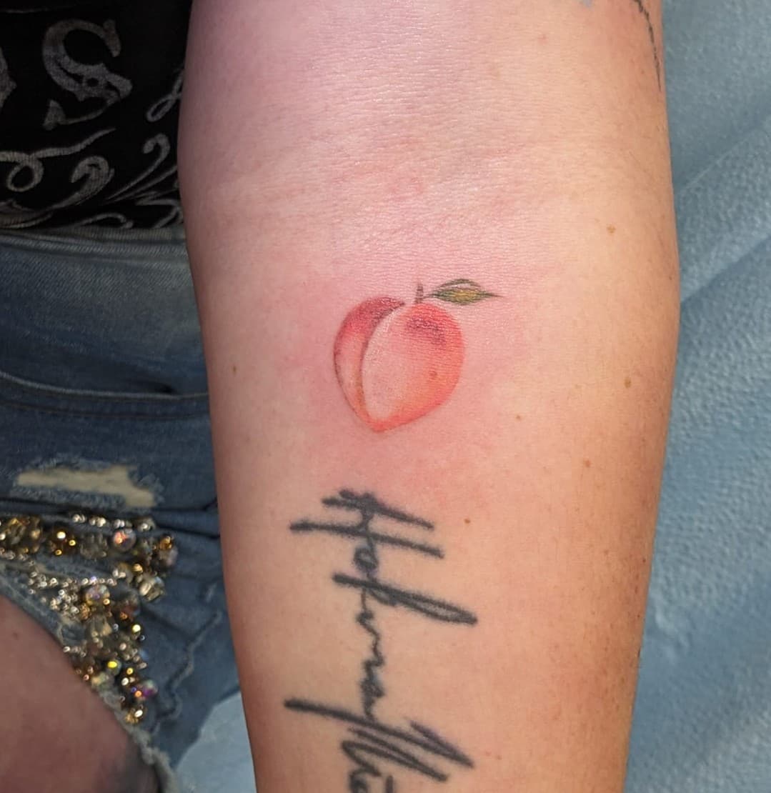 Feeling peachy? @tatie.ink

@cloudserpentstudios