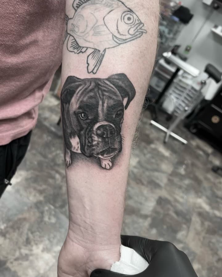 Sweet Cali 💚🪐
Memorial for the homie @_mackmaniac 

If you have never have the 🔥pizza made by @theparlorjoint then what the fuck are you even doing?

#dogportrait #dogtattoo #blackandgreytattoo #portraittattoo #connecticut #connecticuttattoo #connecticuttattooartist #luckysoultattoo @luckysoultattoo @primetattoosupplyco #primetattoo #bishoprotary @bishoprotary