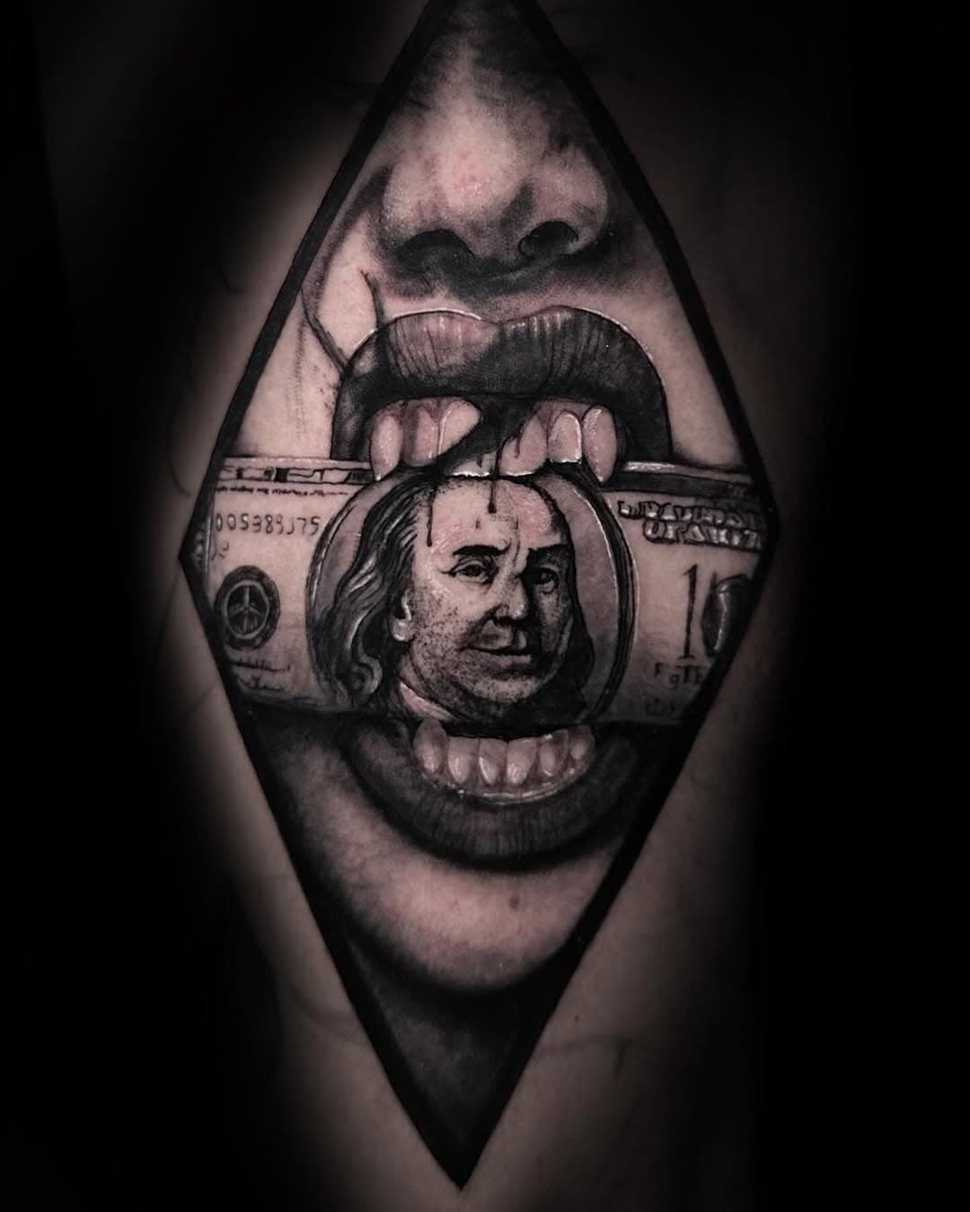 #realism #money #love #geometricshapes #tatuaggiroma