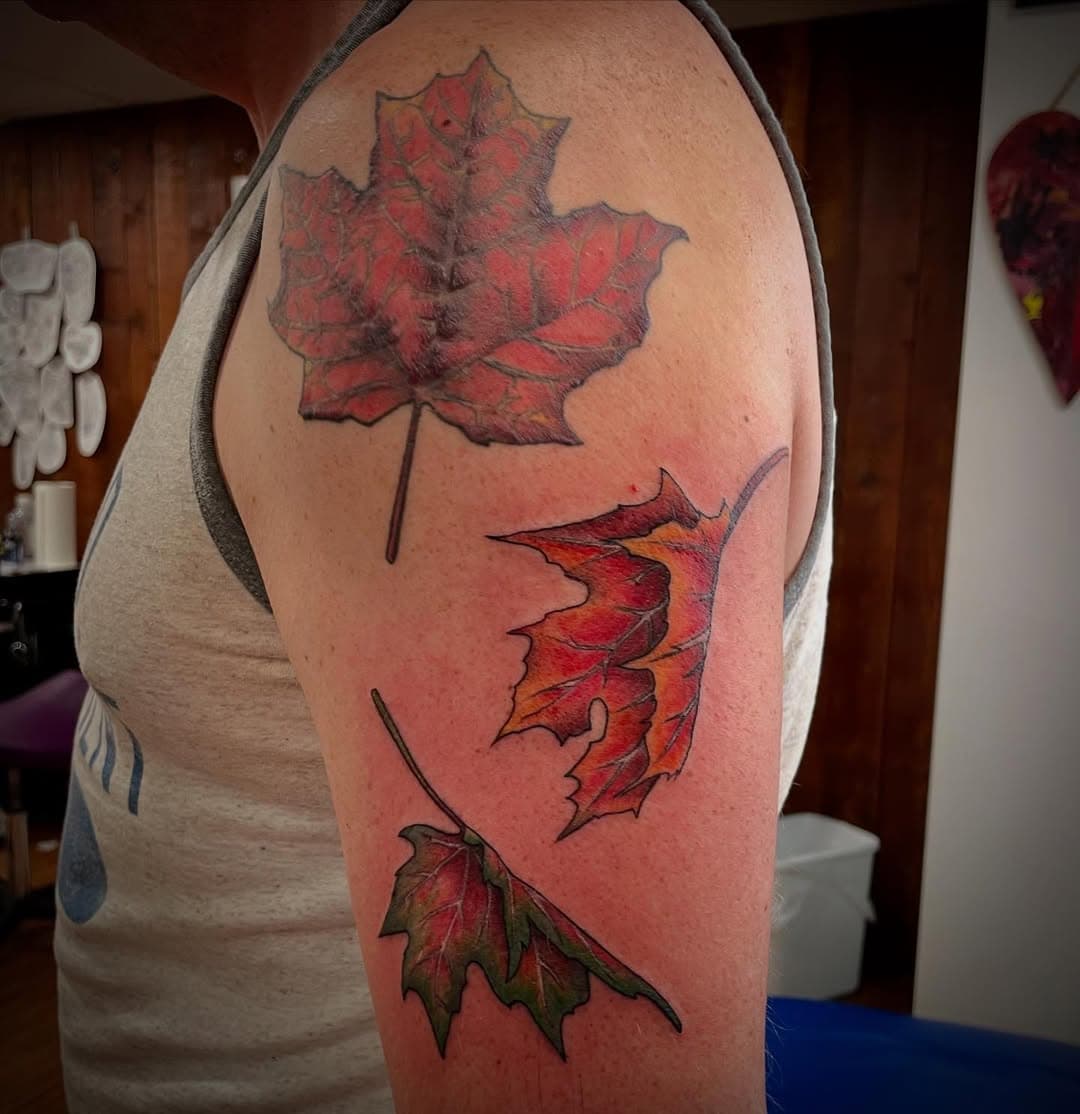 Added two more leaves onto the one we did a while back. I really hate social media but I’m gonna try to do better lol.  Done @incantationsonwhyte #tattoo #yegtattoo #ladytattooers #corvustattoos #colourtattoos #whyteave