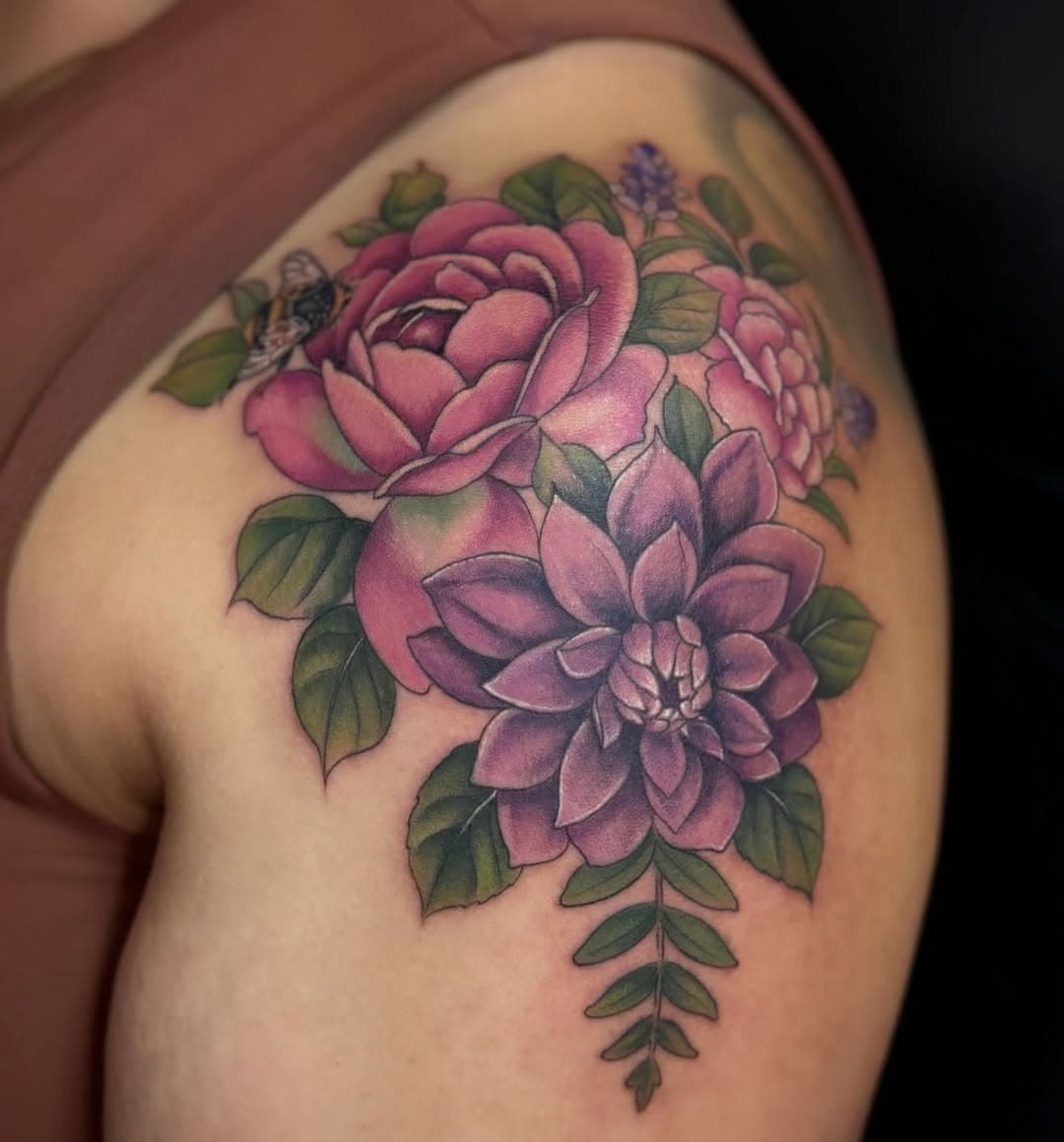 Florals for Cynthia 💐💐💐 #dahliatattoo#rosetattoo#tattoo