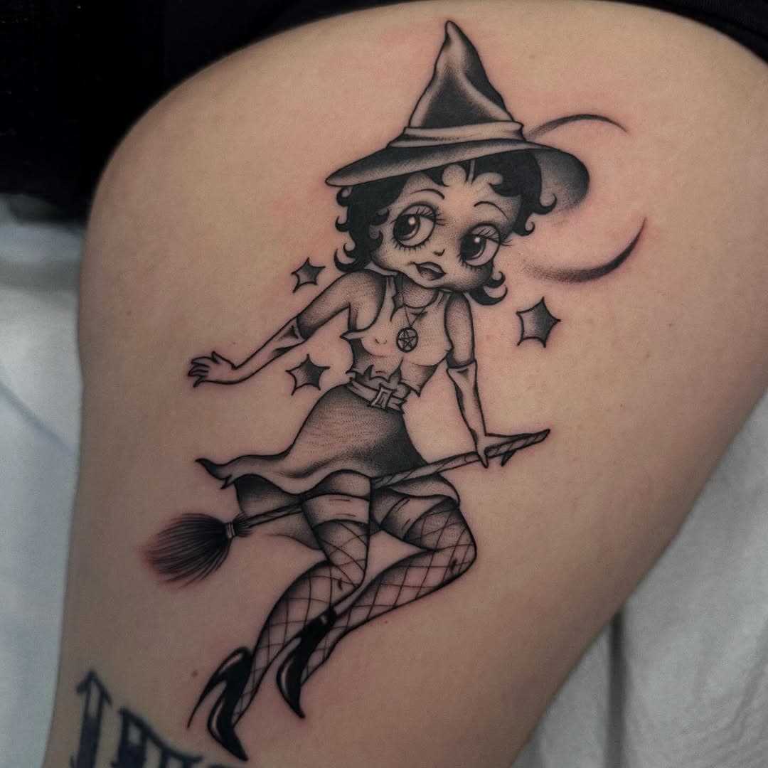 Fun lil witchy boop for Jessie 🧙‍♀️ 
Thanks for grabbing this from my flash! 
Done at @heartachetattoo