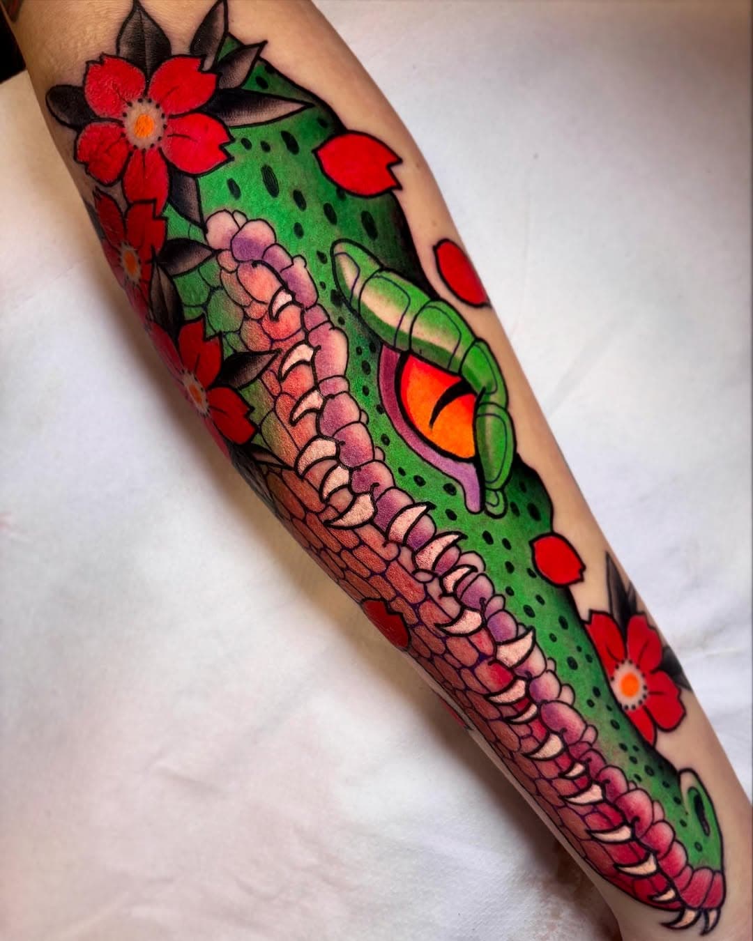 Alligator for Rocio🐊

For bookings DM or Dyemtattoos@gmail.com

@tsunamitattoo.bcn 
@emalla.official 

#tatt #tattoo #alligator #barcelona #barcelonatattoo