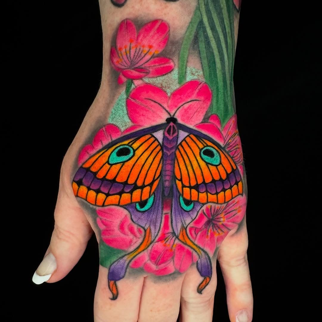 Fun one I did during my time in Canada at @etowntattoo thanks for looking! 
-
Always using and wearing the best! @sourcetattoosupply @choke_and_dagger 
-
#colortattoo #tattoos #butterfly #tattooed