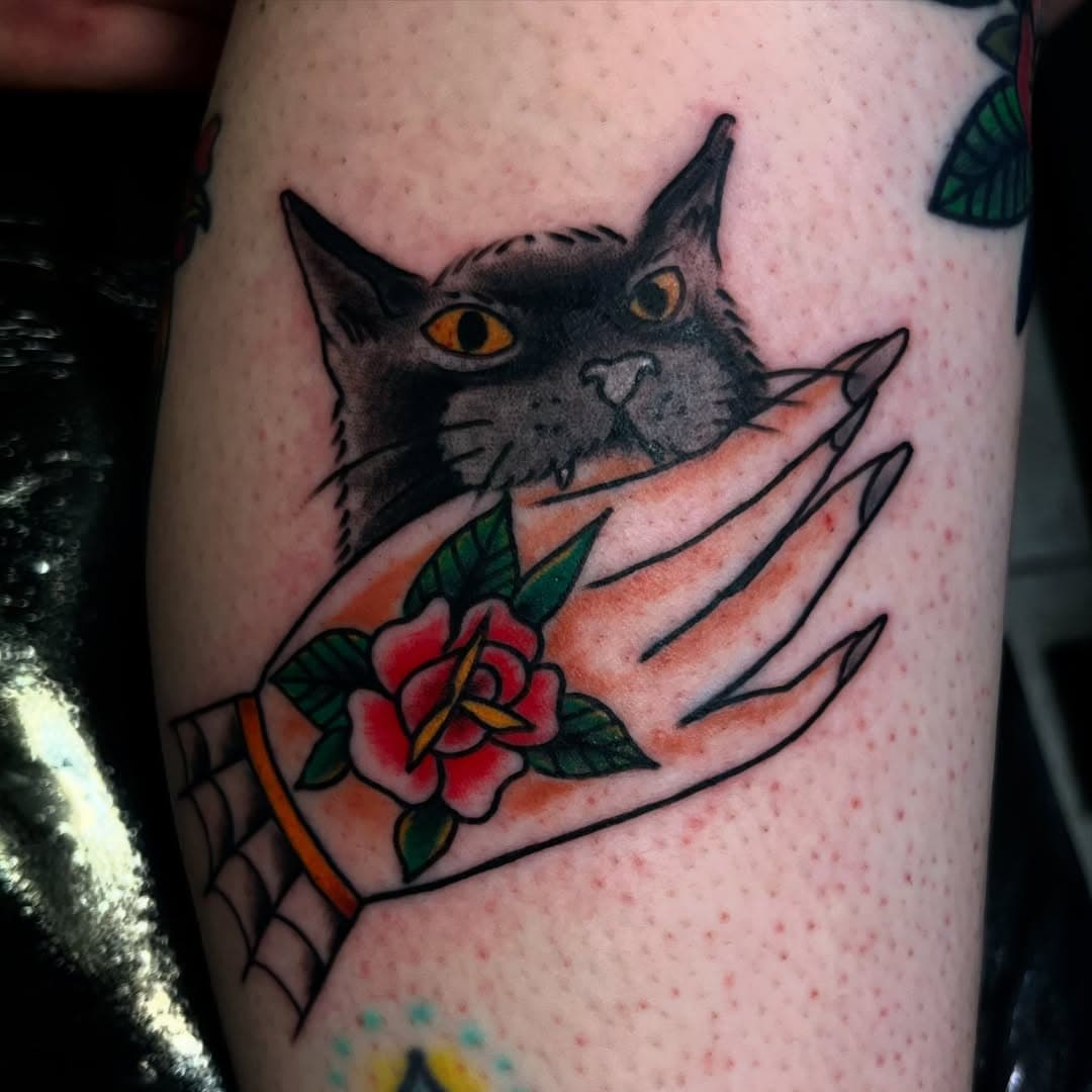 Done on my mate, @georgiaclark Was great catching up again!
#colourtattoo #cattattoo #traditionaltattoo #porvida #tattoo #tattoos #stockport #edgeley #manchester #stencilstuff #hondnaai #elgatonegrotattoocare #ink #tattoostyle #saviourtattoosupplies #mongreldave #ink #tattooartist #tatuajes #tattooing #vuilhond #uktta #blacktraditional #booksneverclosed