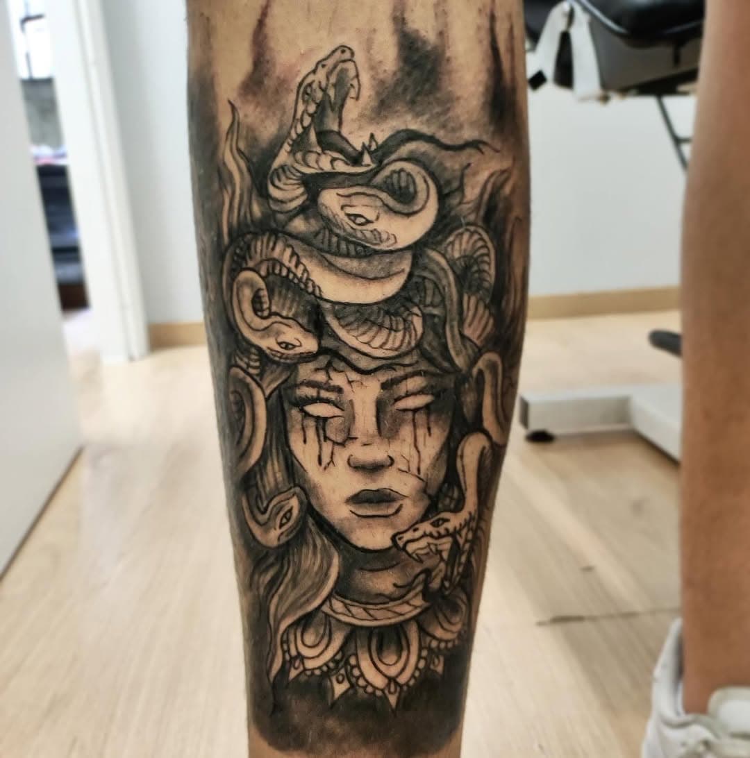 Nanuk Tattoo Studio 
Via Ettore Fieramosca 49/a - Bari

#tattoo#medusa#medusatattoo#snake#snaketattoo#tattooideas#scketch#blackworktattoo#artesobscurae#blackwork#tattoostyle#instatattoo#bari#puglia#italy#nanuk#nanuktattoostudio#instattoo#likeforlikes#ink#inkedup#follow#tattoostyle#tattooink#tattoodo#tattooitalia#picoftheday#pic