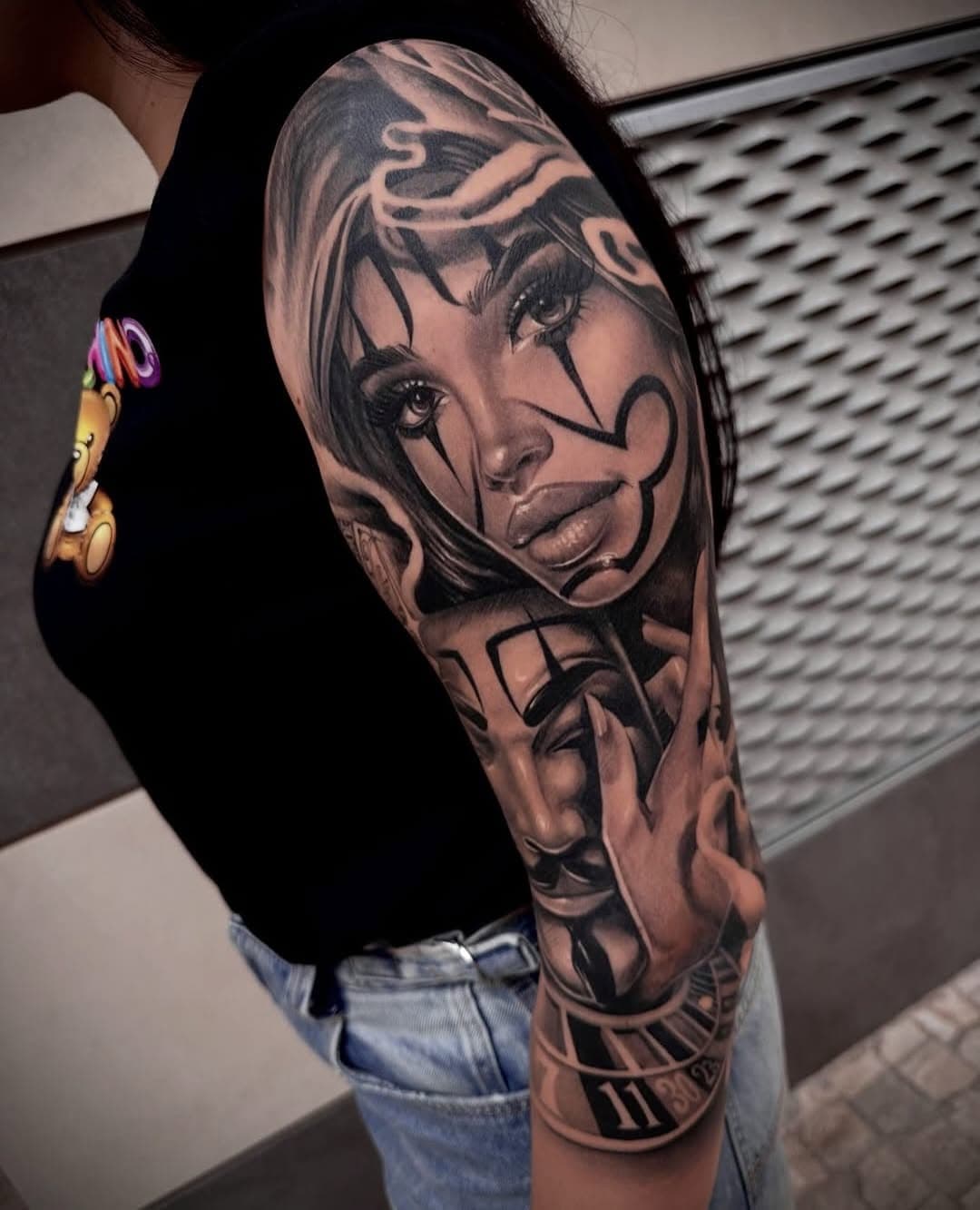 BLACK AND GREY 💣💣
Lavoro eseguito da: Mattia Povero @mattialost 

✅SEDI LAVORATIVE✅
📍 @respecttattooshop 
📍 @poverostattooart 

🗓 Prossime date in studio
 21/22 - 01 - 2025
📲whatsapp 3497873009
📩 respecttattostudio@gmail.com

#blackandwhite #blackngray #blackandgreytattoo #black #white #tattoo #tattooart #tattooartist #art #italy #southitaly #basilicata #lukania #novasiri #respecttattoo #respecttattooart #puglia #lecce #cavallino