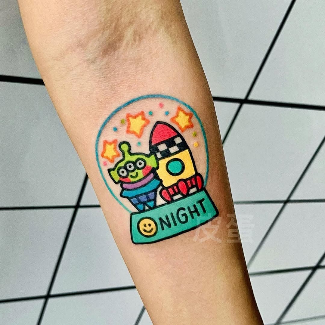 ❄️❄️🔮❄️❄️#disney #alien #pixar
#cartoontattoo #cartoon #tattoo #tattooed #ink #inked #tattoolove #colors #colortattoo #disneyland #toystory #woody #buzz #bo #tattoos #tat #tats #tatted #fun #buzz #buzzlightyear #inklove #rockettattoo #alientattoo