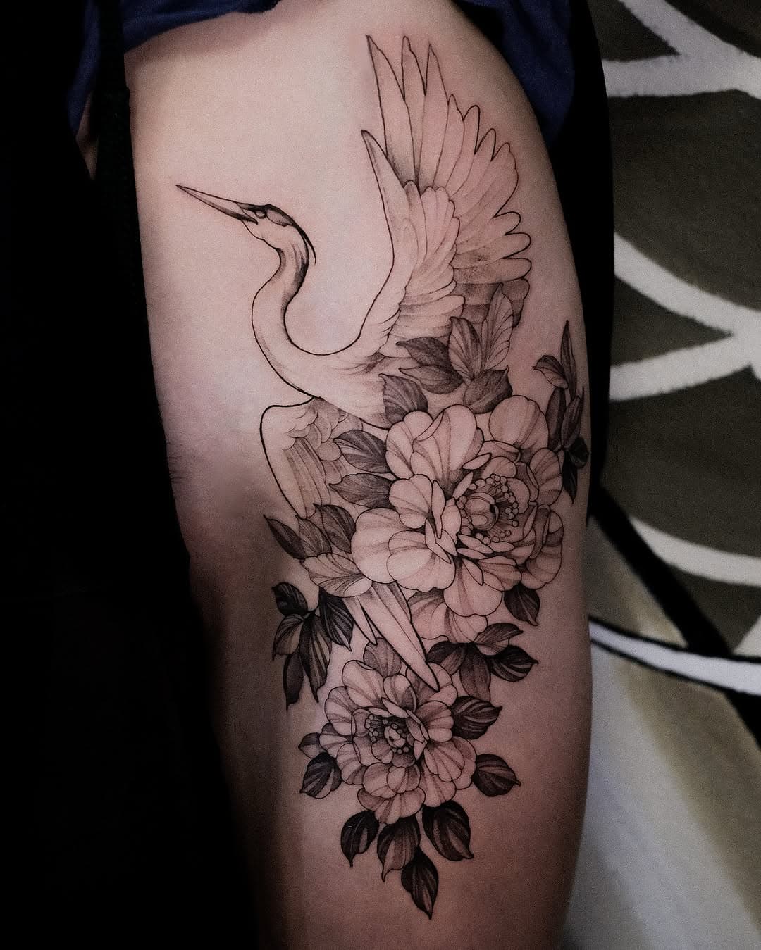 A crane with peonies.
A full day of work. First tattoo, and such a large one right away.
Thank you for your trust!
#zozutattoo
Support @hustlebutterdeluxe @pepax.official 

#tattoonewyork #blackeork #tattoos #blackink #darkart #darkartists