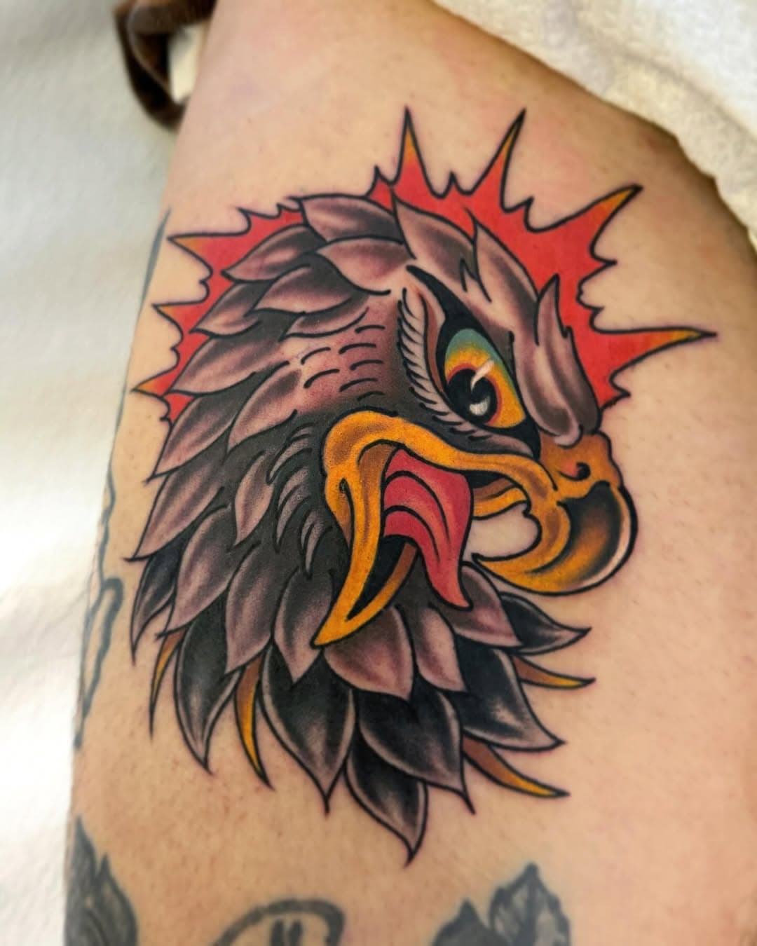 Little Eagle done on @bonni_tattoo_  at @sacredlovetattoos 
Next Guest✈️
🇮🇹Roma 7-8 Febbraio 
🇮🇹Verona 13-14-15 Febbraio

#tattoo #tattoos #tattooideas #traditionaltattoo #oldschooltattoo #oldlines #oldworkers #bright_and_bold #classictattoo #americantattoos #boldwillhold  #tattooartist #tttism #tattooitalia #italy