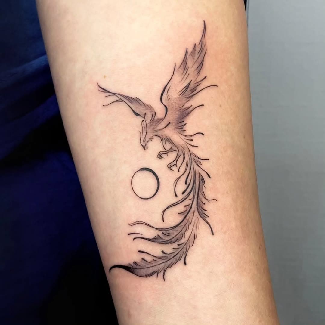 Fineline phoenix rising, by @dziuba_tattoo who eagerly awaits your DM's!
.
.
.
#tattoo #tatuering #blackworktattoo #phoenixtattoo