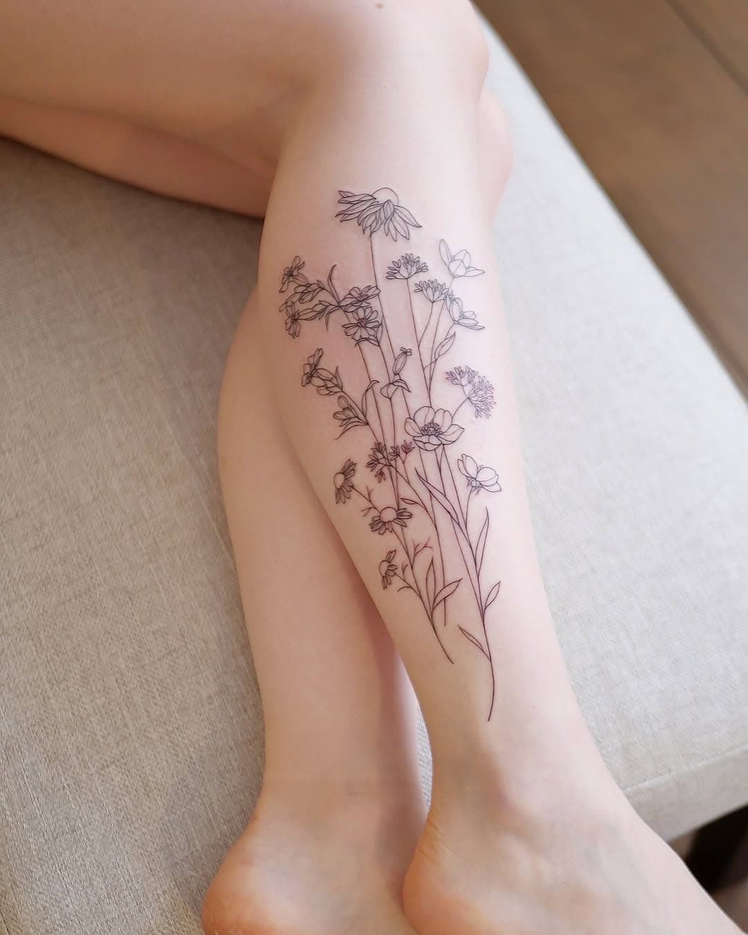 Wildflowers for Caroline 🪸
@mimesis.paris 

-
#wildflowers #floraltattoo #botanicalart #finelinetattoo #paristattoo #minesisparis #muktatouage