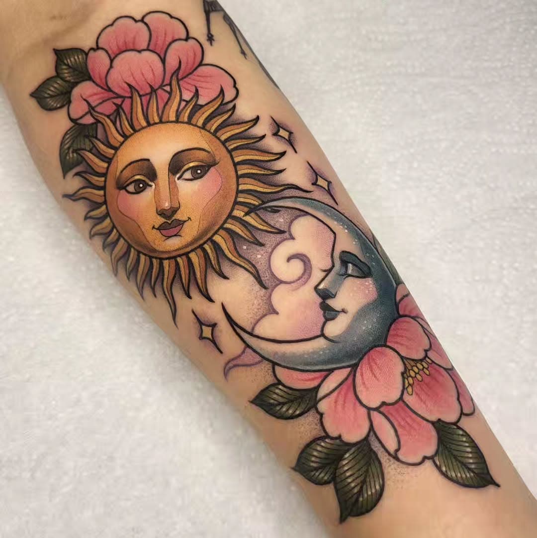 Little sun and moon for Julia @julia_mrie while she's visiting from Colorado ✨️ so amazing to know my tattoos are out there in the world living their best life! 🫶❤️ 

Done @highwater_gallery 
Spnsd by @butterluxe_uk