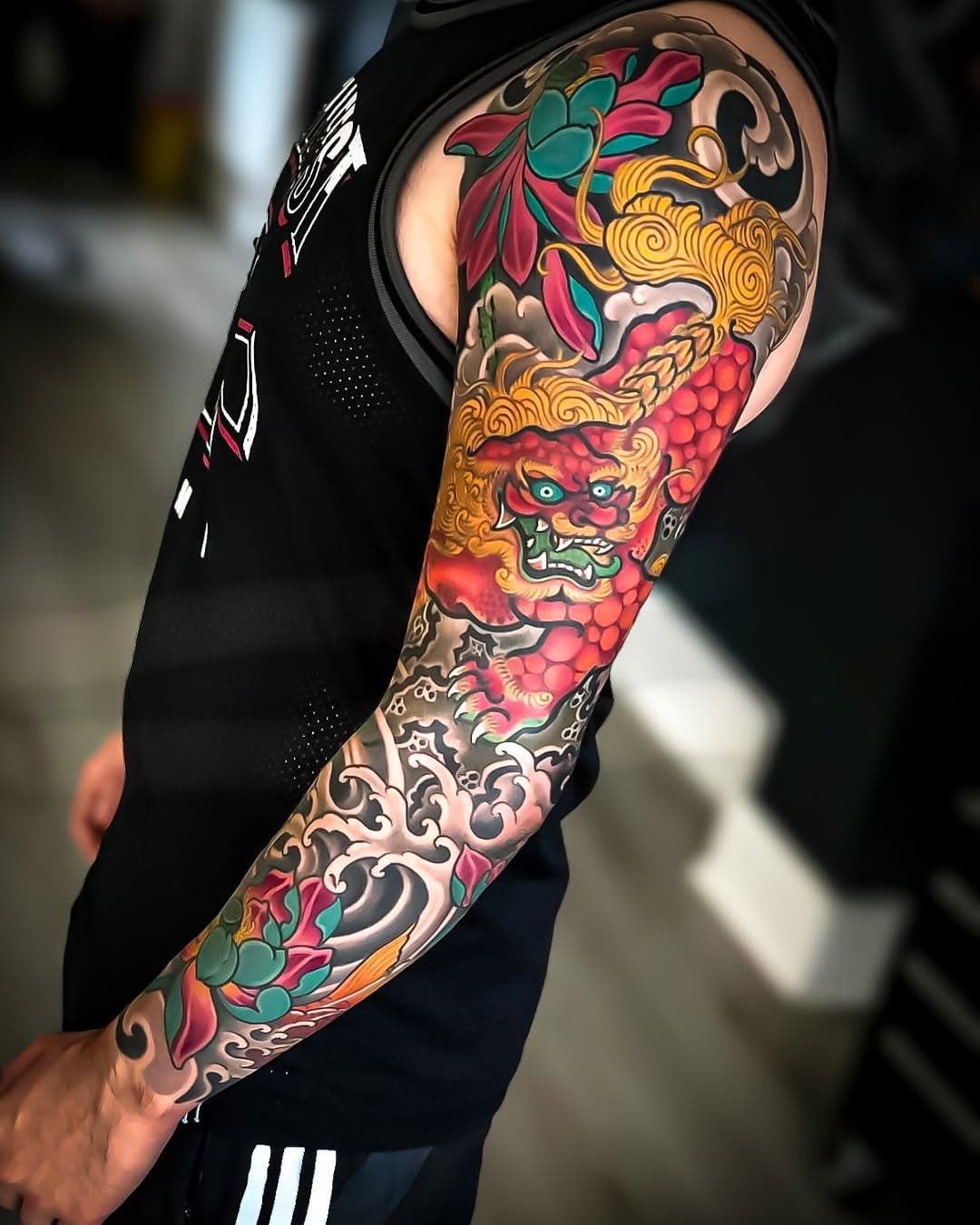 Love the red Koi on Lewis's full sleeve! It took six full days to get this nailed, incorporating lots of detail across the three main elements; Foo Dog, Koi, and Lotus Flowers. A massive thanks to Lewis! 🙌👏👏👏🙌

#leedstattooartist #leedstattoo #hunttheanglesocialmedia #tattooartist #japanesetattoos #tatooart #ink #matthart #inspirationstattoos