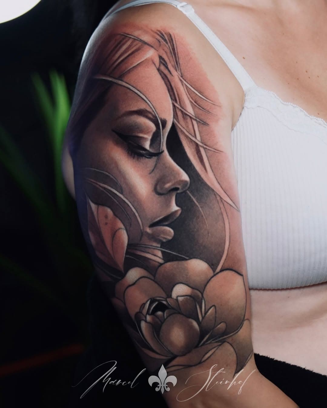 • 🌱 Lernen wir festzuhalten was wir lieben • #realismtattoos #artisttattoo #lifetattoo #tattoodesigns_art #tattoogoodscartridges #tattooed #tattoo2me #tatted #tattooinspiration #tattooworkers #tattoowork #tattoolovers #inkdrawing #inked #inkartist #inkartist #tatouage #tatuaje #realistictattoo #tattoorealistic #kwadron #inkgirl #portraitphotography #tattooideas #tattoo2me #tattoomodel #inktattoo 
@tattoo_goods 
@pantheraink