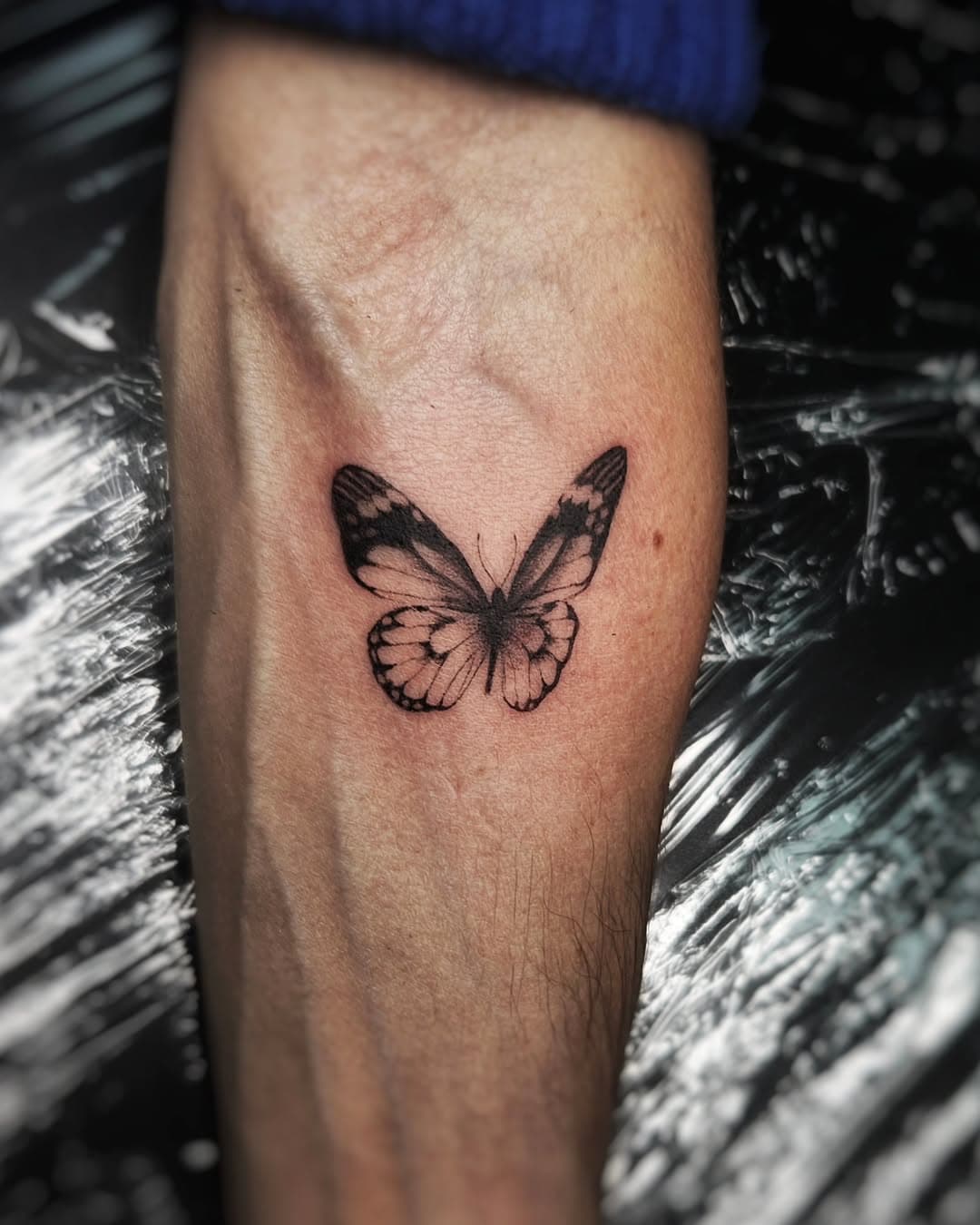 𝓑𝓾𝓽𝓽𝓮𝓻𝓯𝓵𝔂
.
.
.
.
.
#butterflytattoo #tattoo #butterfly #tattoos #tattooartist #ink #tattooideas #tattooart #inked #finelinetattoo #flowertattoo #art #blackandgreytattoo #colortattoo #butterflies #tattooed #tattoolife #tattoodesign #blackwork #butterflytattoos #tattooflash #traditionaltattoo #blackworktattoo #rosetattoo #floraltattoo #girlswithtattoos #femaletattooartist #fineline #butterflyphotography #inkedgirls