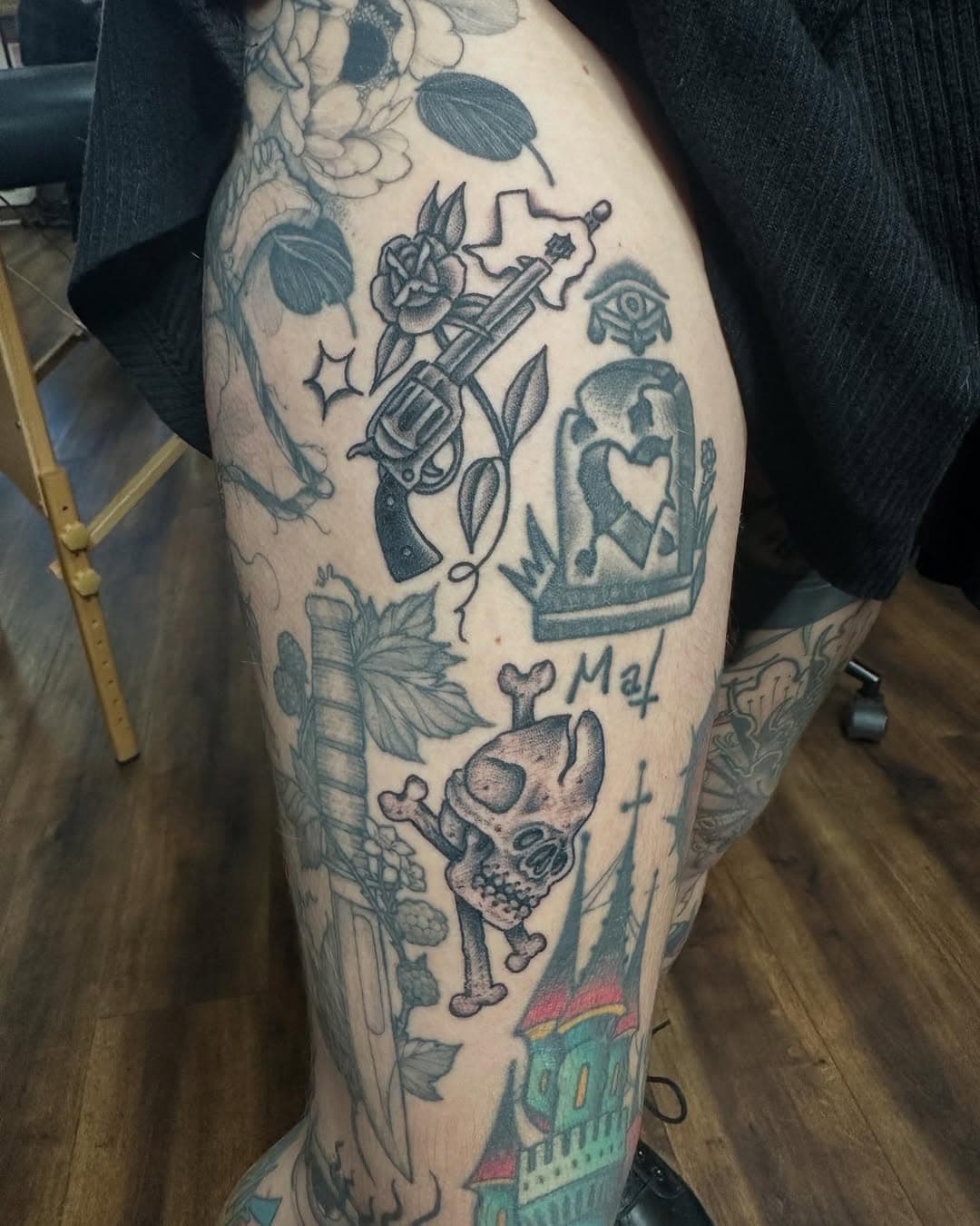 Filled in some spaces for @catlynefable 

Always grateful to tattoo other tattooers.

Thanks for the trust. 

I, like most tattooers these days, have plenty of time available. 

Books Always Open! 
@good_times_tattoo_studio
Email, DM or Click the Link!

🔥🔥🔥🤝🏼🤝🏼🤝🏼🔥🔥🔥

#traditionaltattoo #americanatattoos #classictattoo #realismtattoo #tattoo #blackandgreytattoo #dotwork #dotworktattoo #austintattooartist #texastattoo #texastattooers #texastattoos #austin #austintattoo #austintattooers #cedarpark #roundrock #pflugerville
