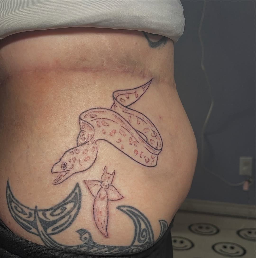 Loving the new additions to my client’s awesome ocean-themed leg sleeve! I can’t wait to add on the other pieces we have planned.

Thank you for always being awesome Kalan, it’s always so good to see you! 

I have some time throughout the rest of this month. Send me a message or fill out my appointment form if you want to get a new tattoo before the end of 2024. 

I’m booking for December & January! I’m open to customs or flash designs. ☃️