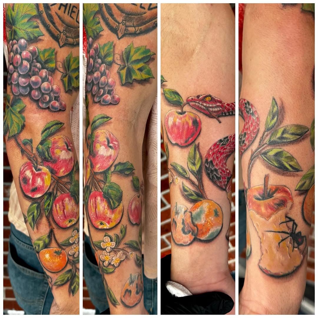 Garden of Eden sleeve 🍇 🍎 🐍 🍊 🕷️ 
Ripe fruit on the outside - snake spider and moldy rotting fruit on the inside 😎