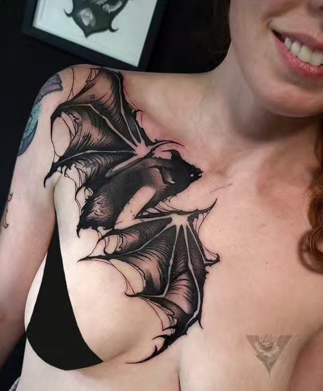 🦇Creature of the Night🌙
WIP cover-up that I'll never finish, so here's how far we got. 
Wish I had another hour to get it done, but some things aren't meant to be. 

Favorite supplies:
@saniderm
@tatsoul 

#dotworktattoos #gothaesthetic #neotradtattoo #blackworknow #chicagotattooartist #chicagotattoos #chicagotattooshops #chicagotattooartists #darkart #darkarts #dotworkers #ntgallery #gothartist