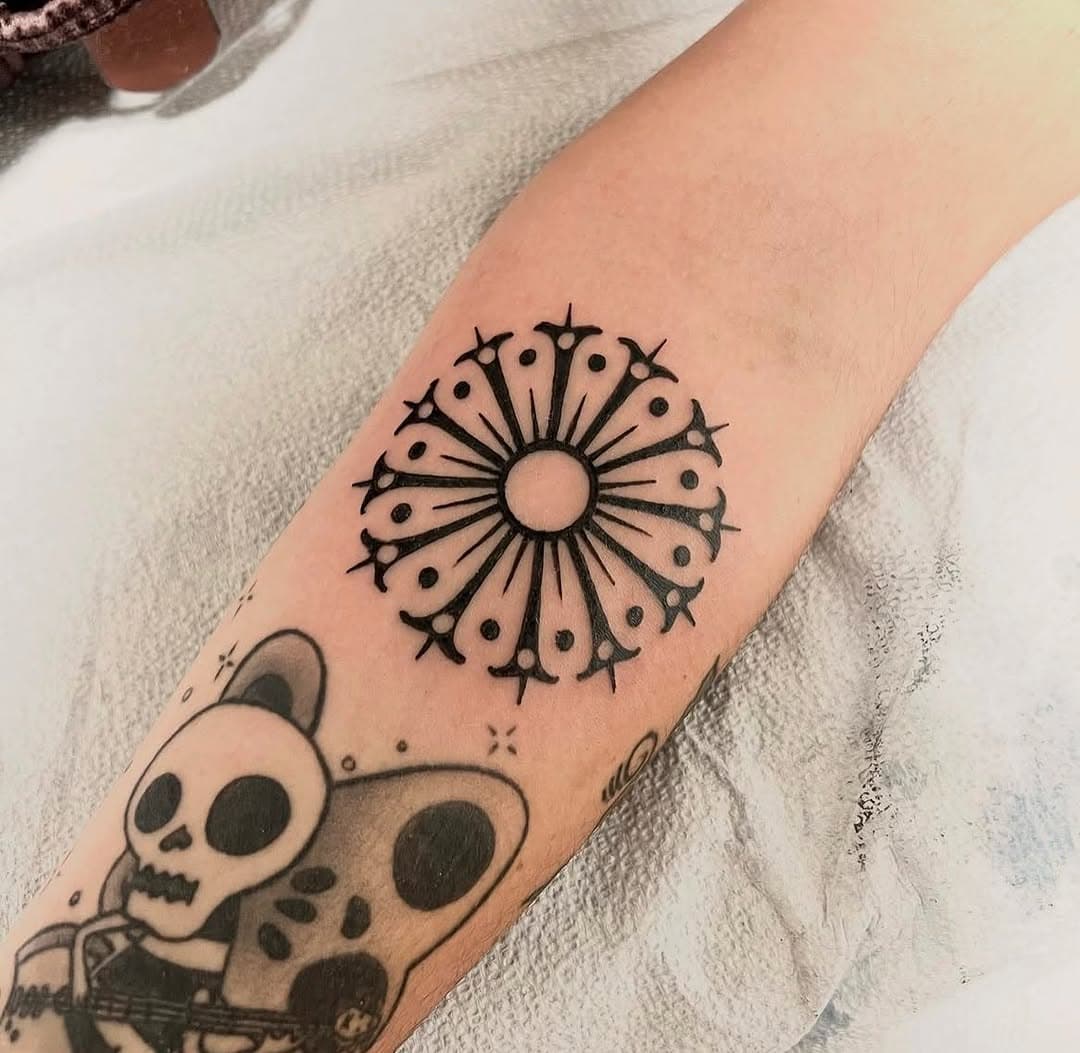 Circle pattern by @henry_saskatchewan 
.
#454tattoo #tattoo #patterntattoo #blackandgraytattoo #armtattoo #encinitas #leucadia #tattooshop #local #coasthwy101