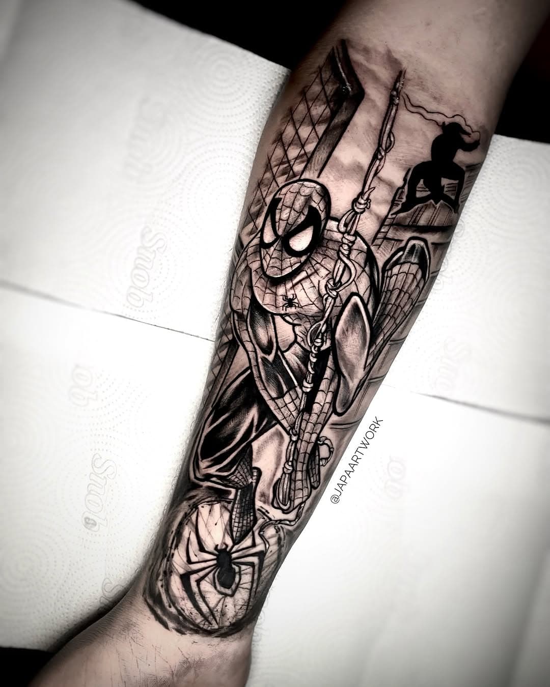 HOMEM ARANHA 🕷️ 
⠀⠀⠀⠀
——————@JAPAARTWORK———————
⠀⠀⠀⠀⠀
• SPONSOR @jconly_official | @inkdrawstencils | PRO TEAM 🏆
⠀⠀⠀⠀⠀
📍Endereço: Quadra 3, SIG, 68 - 1º Andar, Brasília - DF,
⠀⠀⠀⠀⠀
📲 Para orçamento, informações e agendamento: (061) 98444-4292 - link do WhatsApp na bio
⠀⠀⠀⠀⠀
⠀⠀⠀⠀⠀
⠀⠀⠀⠀⠀
⠀⠀⠀⠀⠀
⠀⠀⠀⠀⠀
⠀⠀⠀⠀⠀
⠀⠀⠀⠀⠀
⠀⠀⠀⠀⠀
⠀🏷️ #tattoo #tattoos #tattooed #tattooartist #tattooart #anime #jconly #jconlycartridges #jconlyvetar #vetarcartridges #spiderman #spidermanintothespiderverse #spidermantattoo #hq #homemaranha #geek ##geektattoo