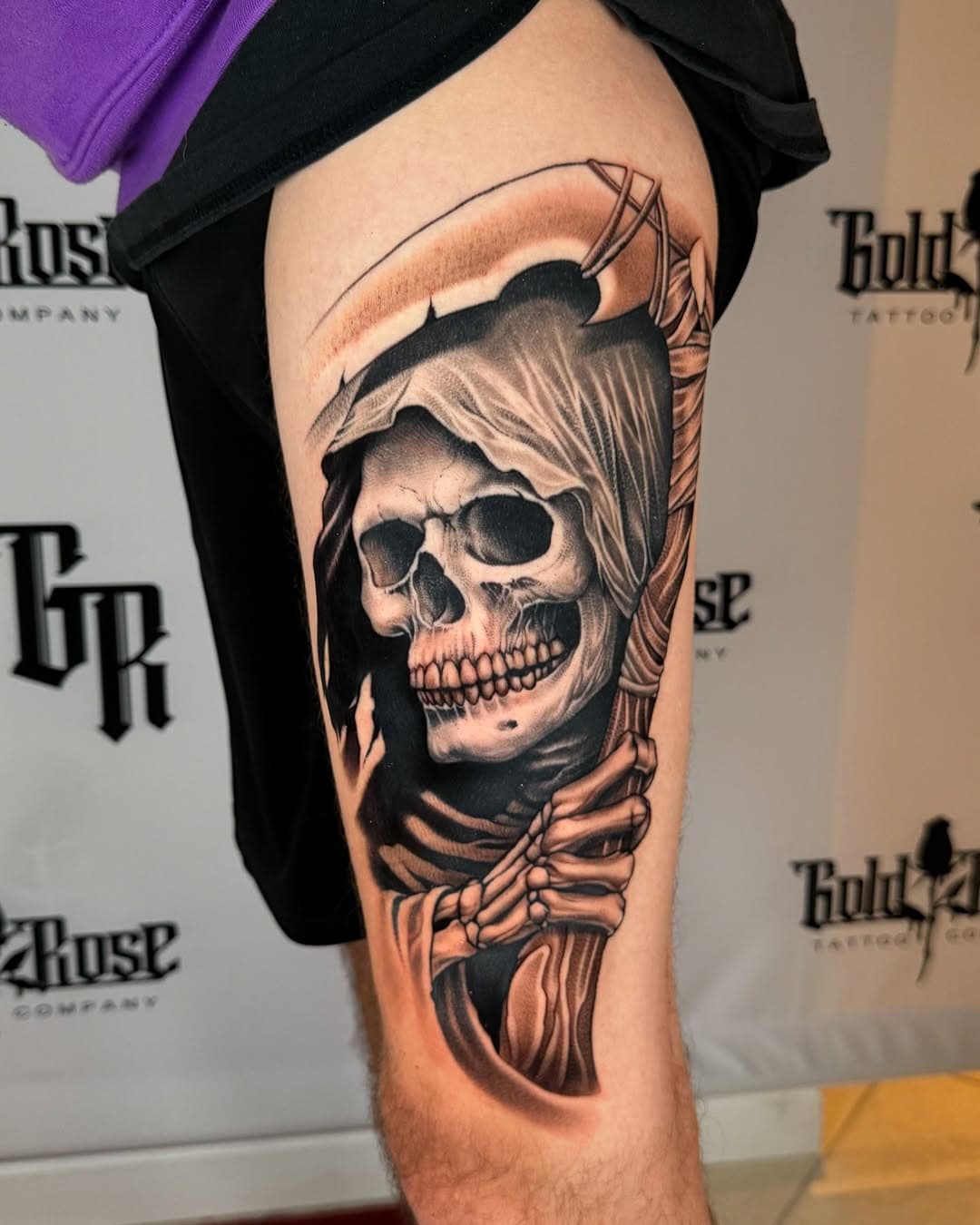 La Santa Muerte 

Always getting the best clients with the best ideas. Thanks for trusting my vision 🖤

#tattooed #inkaddict #arte 

@kwadron @fkirons @pantheraink @dynamiccolor @vulcanneedles @goldrosetattoocompany 

Loyal to all. Never a one brand man💪🏽
