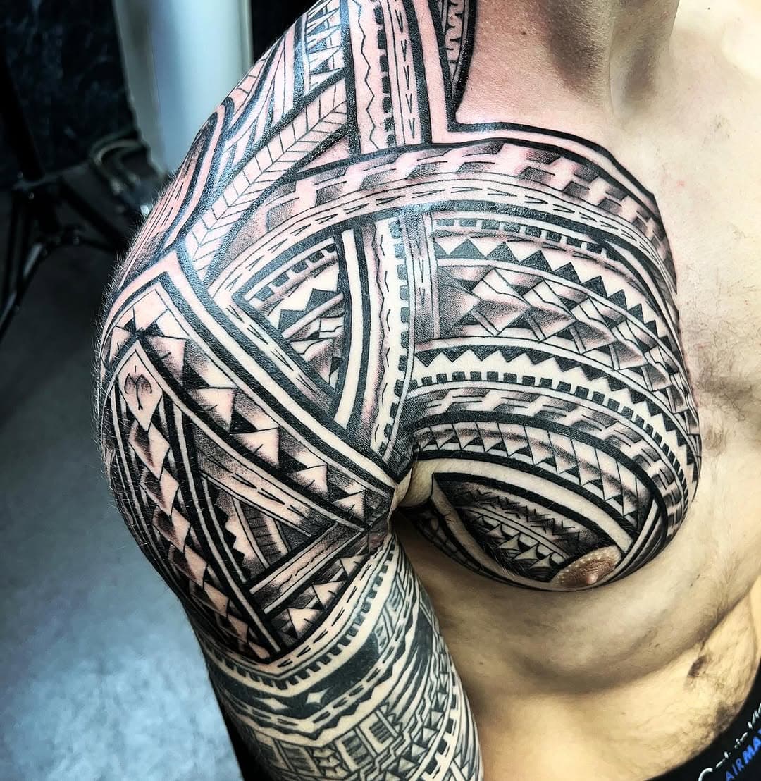 Thanks for your dedication Lucas @studioxiiigallery #studioxiii @scottishtattooclub #scottishtattooclub #polynesiantattoo #polynesiantattooedinburgh #edinburghtattoo #edinburghrugbfans #edinburghrugby #scotlandrugby #scotlandtattoo #scotland