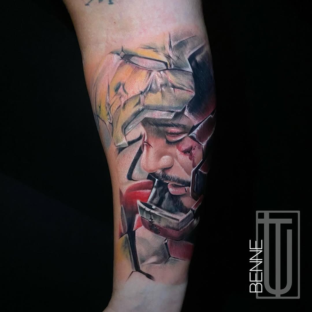 🔥 Power meets Art! 🔥
Ein einzigartiges Tattoo, das Stärke, Emotion und Hingabe vereint. 💥 Diese hyperrealistische Darstellung eines ikonischen Helden in einem Moment der Verletzlichkeit ist ein Meisterwerk von Präzision und Kreativität. Jeder Riss und jede Schattierung erzählt eine Geschichte – von Tapferkeit und Kampfgeist. 💪✨

Was denkt ihr – würdet ihr euch auch so ein Stück Kunst unter die Haut stechen lassen? 🖤👇

#TattooArt #RealisticTattoo #HeroTattoo #InkedHeroes #TattooDesign #BenneTattoo #TattooInspo #EpicInk #ArtUnderSkin #tattoo #colortattoo #realism #realismtattoo #unartigtattoo