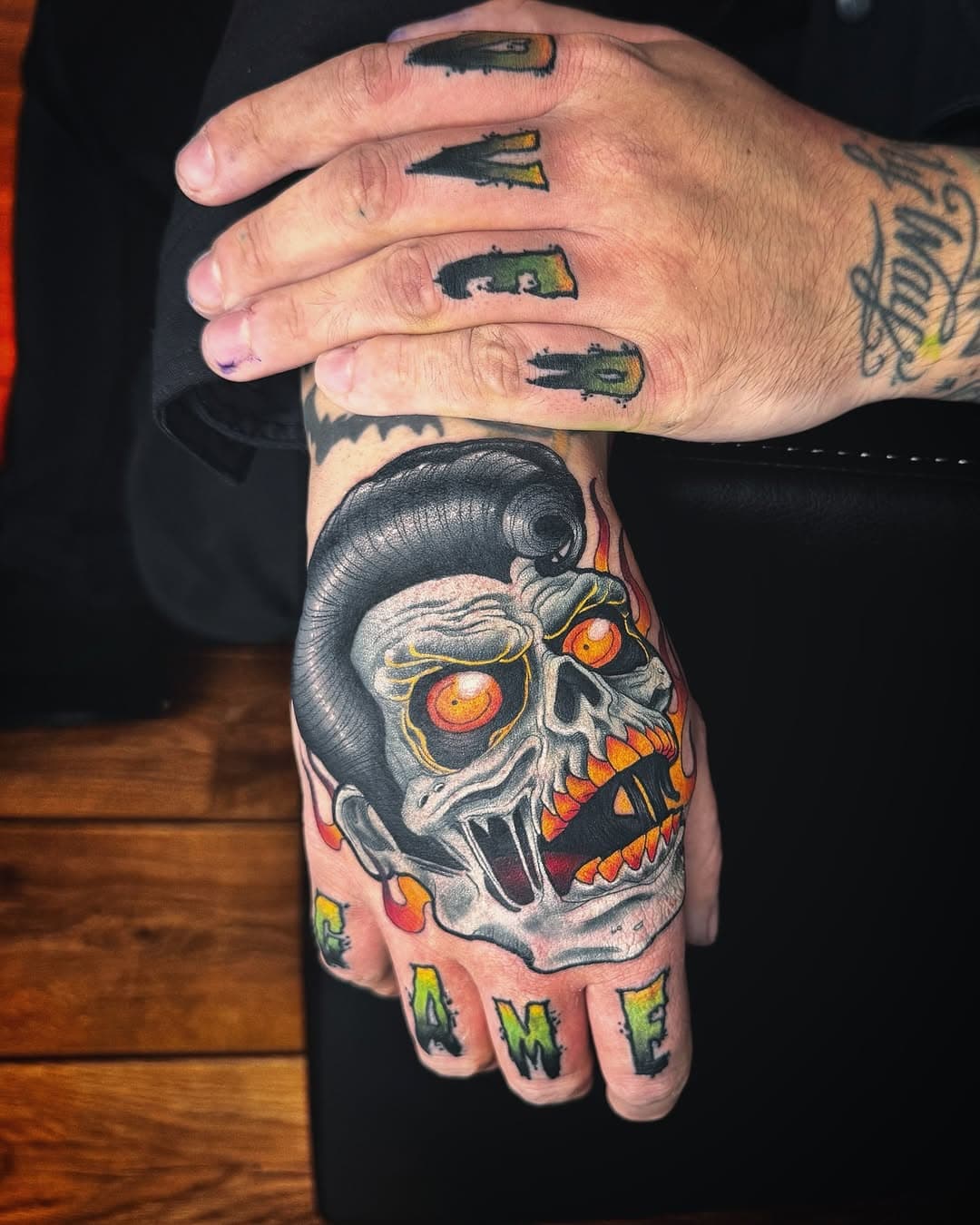 ✨ROCKABILLY ZOMBIE✨y dedos GAME OVER para el único e inigualable @monkeybonetattoo ! Muchas gracias siempre por tratarme tan bien y ser tan jodidamente genial!! Nos vemos en la siguiente!
😂😂🥰🥰
Hecho en @gothamtattoostudio #vigo !!

Pd: cuando el vídeo acaba fail 😂

.
.
INFO👉 DM / marialavia.tattoo@gmail.com
.
Done using @inkjecta  @inkjectapro  and the best butter ever @hustlebutterdeluxe @bulldogpro . Also the hardest stencil from @tattooproton 
Inks by @thesolidink and needles and cartidges by @shin_society 
.
.
.
.
.
.
.
.
.
#ladytattooers #neonouveau  #neotraditional #neotraditionaltattoo  #neotradeu