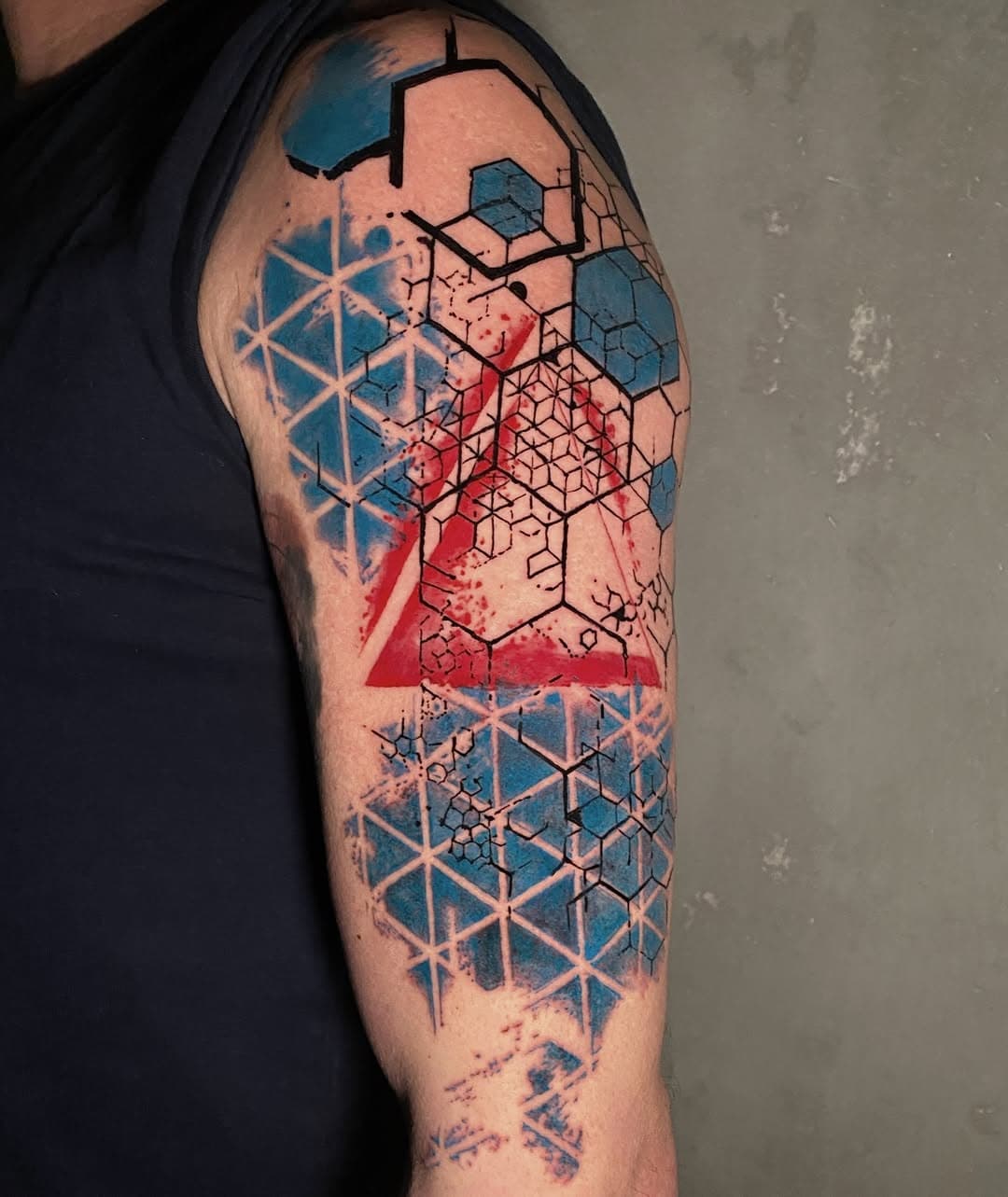 #rtcandrzejcymontattoo #andrzejcymon #tattoo #tattoos #trashpolkatattoo #triangletattoo #geometrictattoo #trashpolkatattoo #inktattoo #inkedup #bodyarttattoo #polishtattattooartist #poland #lwówekśląski #loversilesia #pola_la