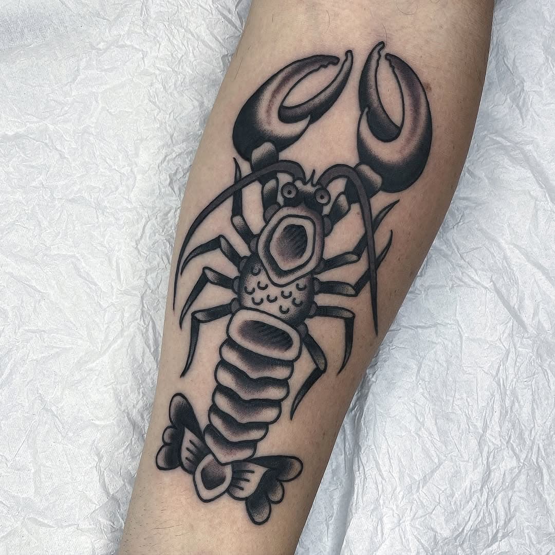 Tatuagem feita no meu amigo @cheffilipeduarte, início de um projeto de fechamento de braço que estamos fazendo, em breve posto mais sobre esse projeto, o que vocês acharam dessa lagosta?