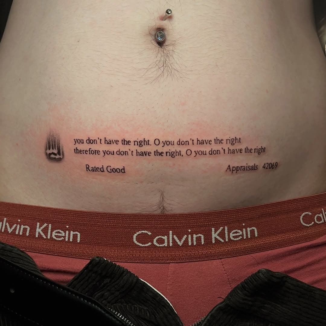 try finger, but hole ദ്ദി(˵ •̀ ᴗ - ˵ ) ✧
thank u Colton for getting this sick cramp stamp fit for the tarnished
˚ 𝜗𝜚˚⋆｡☆
.
.
.
#eldenring #eldenringmemes #fromsoftware #darksouls #eldenringart #dallastattooartist #videogametattoo