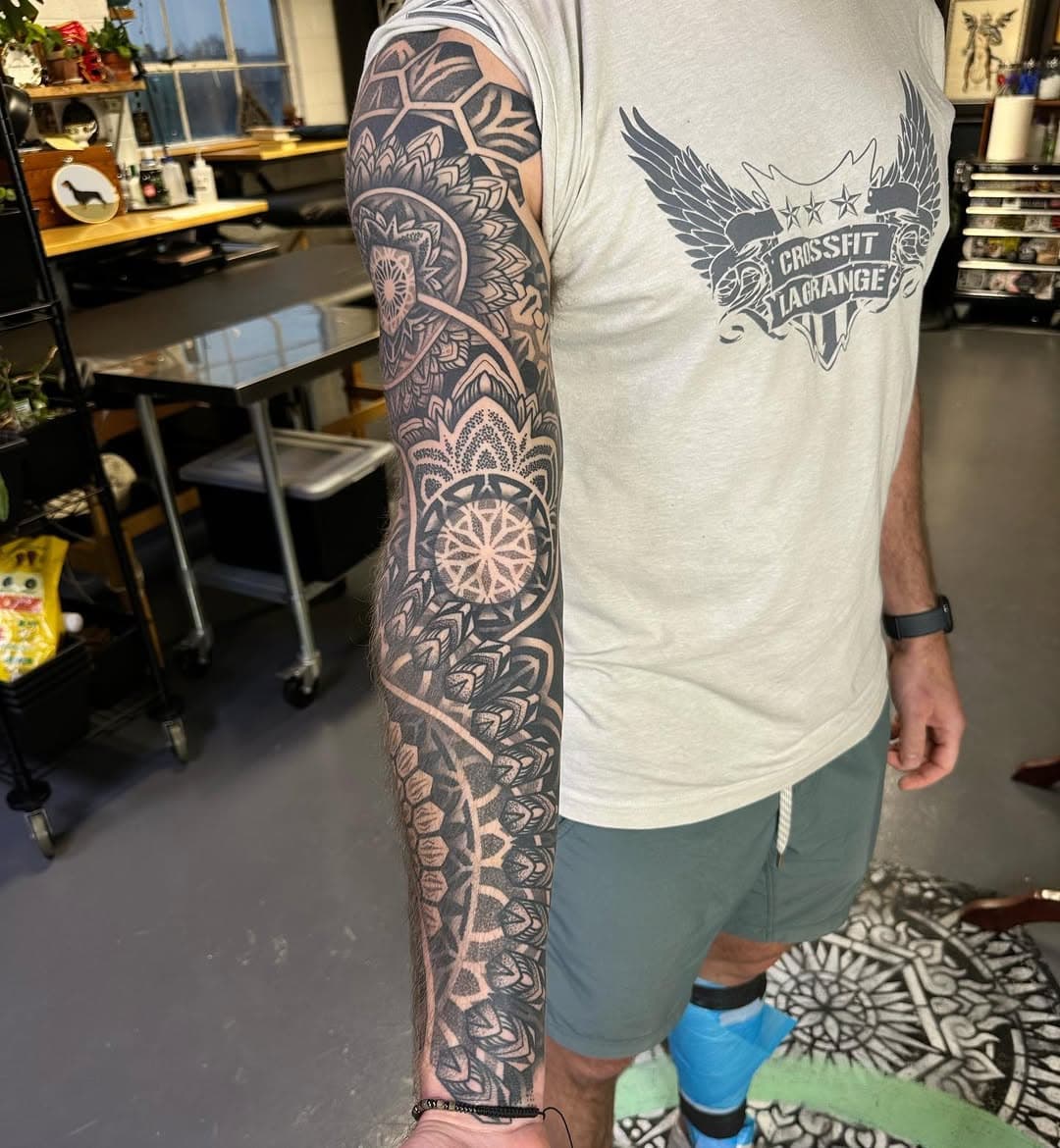 Worked on Clint’s leg sleeve for the last two days so I figured I’d snap a quick shot of his healed sleeve we finished a few months back. Thanks to those that kept me busy around the holidays and I appreciate all those that support the work!!