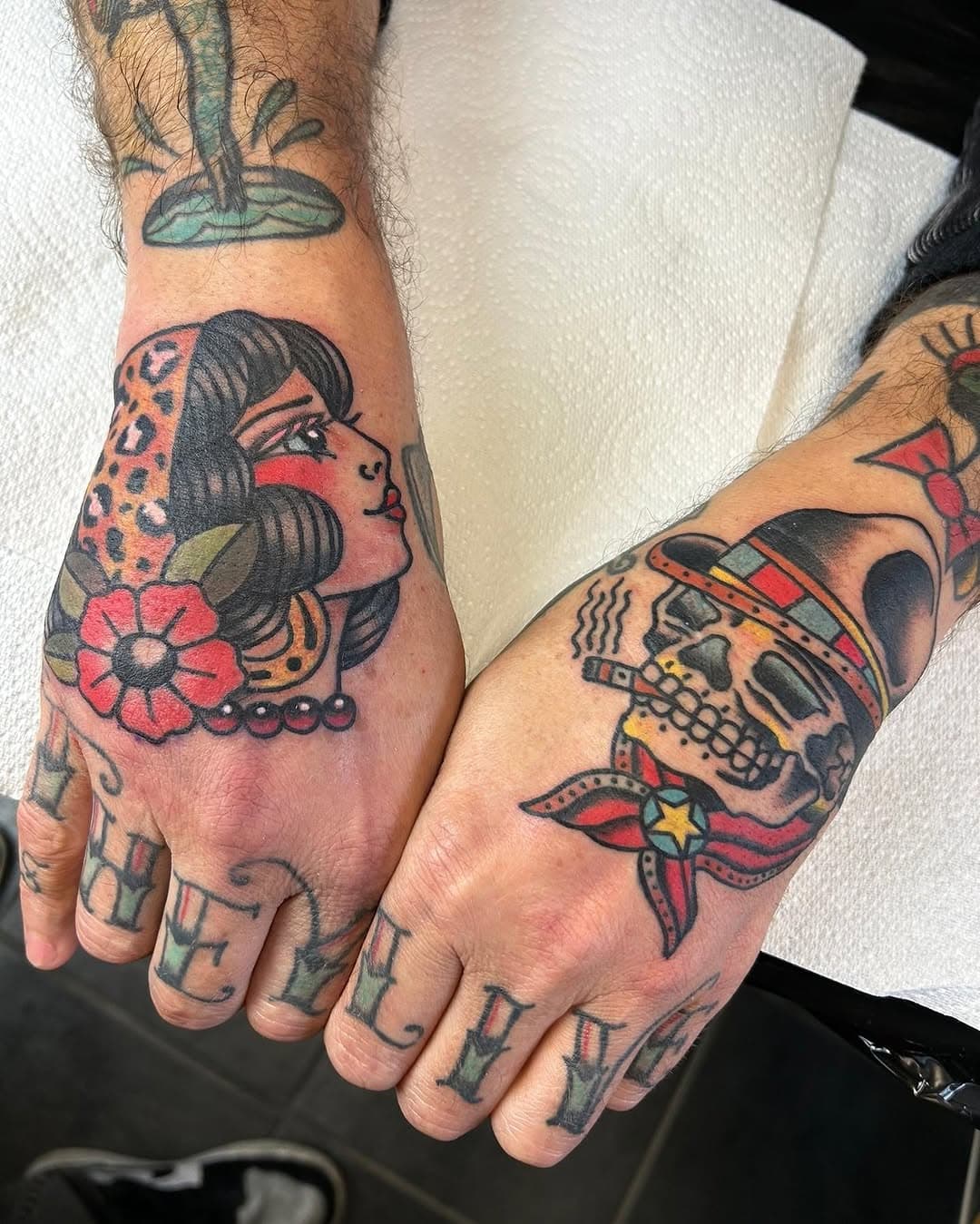 Bashed out both hands for my boi @studiosturdy a few month back!! Love traditional hand pieces 🔥🔥😎done these at @riverstyxtattoostudio 

Currently in Winnipeg and available to tattoo at @2ndchancetattooandremoval until 17th January ❄️
Taking appointments in Glasgow from 23rd January 2025 onwards now 😎✌🏻

@toothlesstattoosart @newimagetattoocollective @2ndchancetattooandremoval 

Done using @keithbmachineworks @blackngoldlegacy @sknworksuk

#delboi#delboitattoos#glasgow#glasgowtattoo#glasgowtattooartist#glasgowart#scotland#winnipegtattoo #tattoo#tattoodesign#tattooartist#tattooart#totaltattoo#tattooflash#art#coils#instatattoo#traditionaltattoo#tattooingisntcool#handtattoo#colourtattoo#sleevetattoo