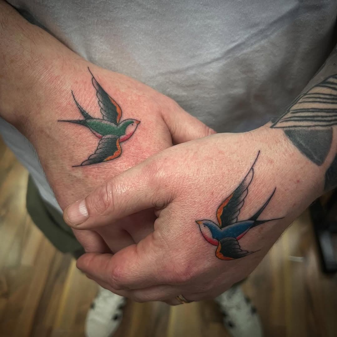 Classics, love tattooing swallows 💪🏽 DM for all inquiries!