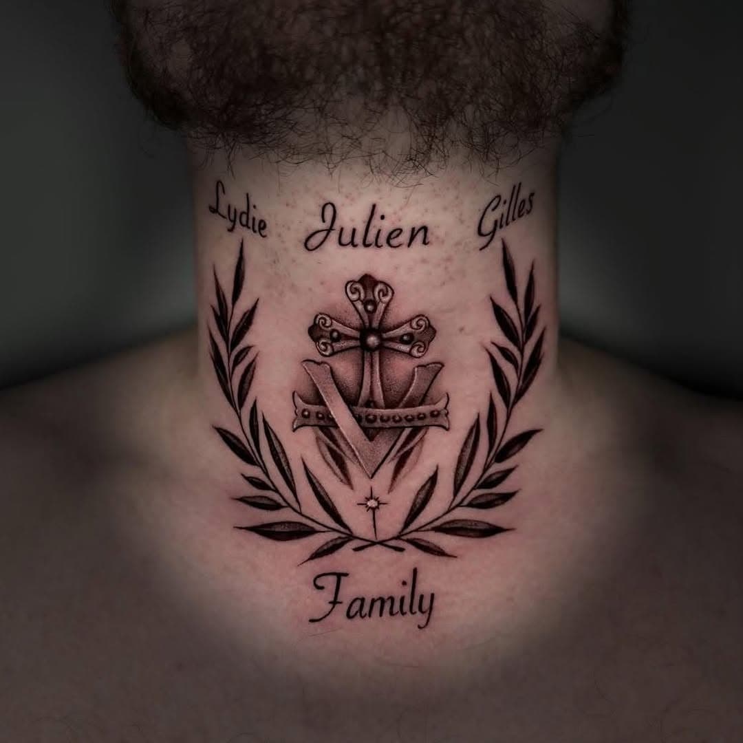 Magnifique tatouage réalisé par notre résident à Béziers Juan Pablo (@_juantattoo). Envoie-moi un message si tu veux prendre rendez-vous avec lui 😌
.
Le shop de Béziers est ouvert du lundi au samedi de 10h à 18h30
24 rue Paul Riquet, à côté des Halles. 
.
.
.
.
.
#tattoo #tatouage #tatouagebeziers #tatoueurbeziers #bezierstattoo #tatouagecou #tatouagegorge #throattattoo #finelinetattoo #fineline 
.
.
.
Pro team @hand_ink_ 😎