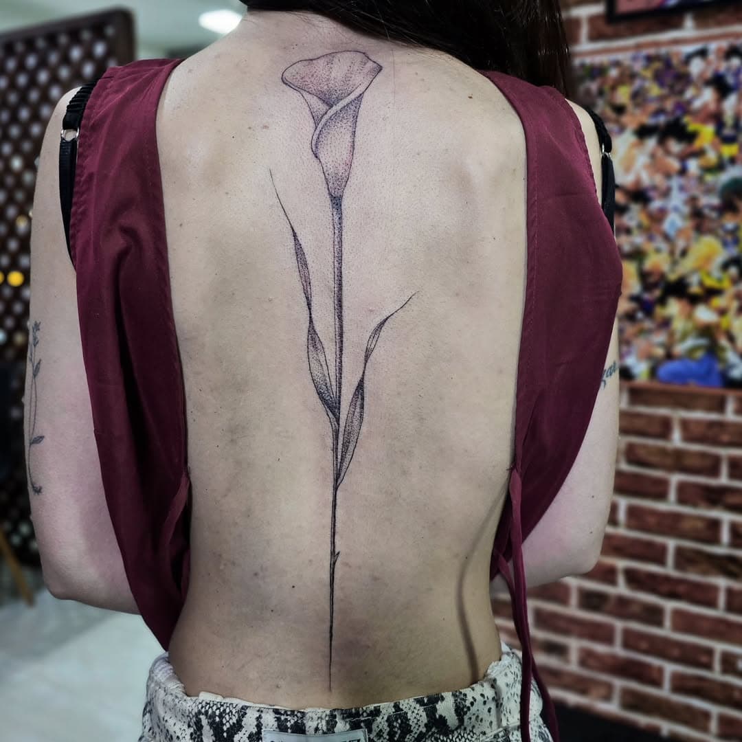 Delicadas 🖤
.
.
.
#tattoo #tattoos #inked #draw #flower #flowertattoo #delicatetattoo #delicate #tatuagem #inkedlife #instagood #influencer #instalike