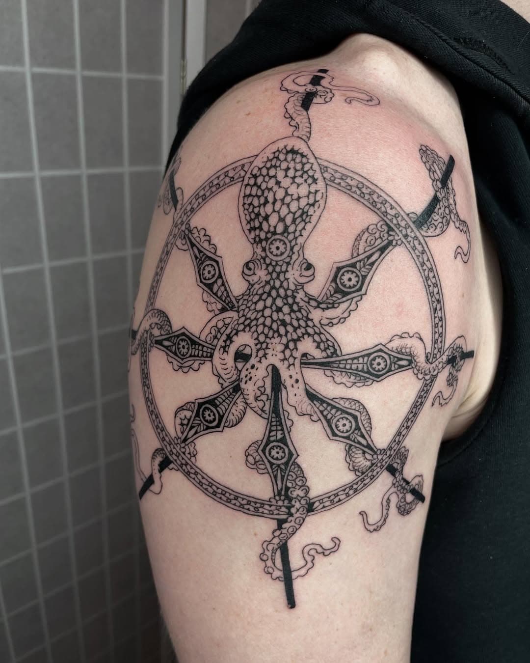 Eightfold octopus for @benjamin_lee_hopper