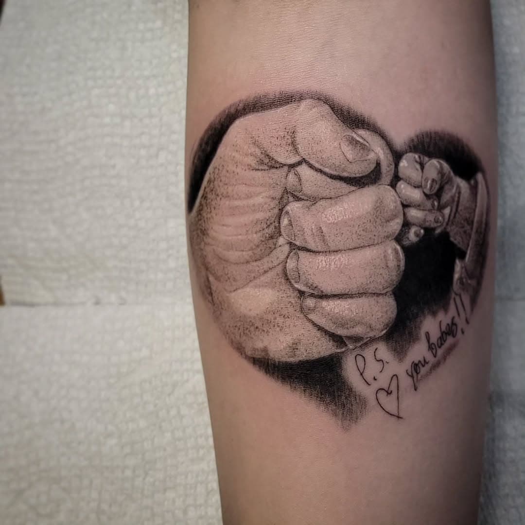 Here's a fun father daughter fist bump tattoo I got to make the other day. Check it out!!
 💥💥DONT FORGET TO HIT LIKE OR SHARE!!💥💥 TELL YOUR PEOPLE IM BOOKING FOR 2025 AND CAN GET YA'LL IN ASAP!! 

#art #artoftheday #beckercollege #blackngreytattoo #bnginksociety #clarkuniversity #fatherdaughter #fatherlove #fatherhood #goodvibes #goodtattoos #girlswithtattoos #holycrosscollege #handmade #igworcesterma #ironhorsetattoocollectiveusa #ironhorsetattoocollective  #massachusetts #masstattoonetwork #newenglandtattoonetwork #newengland #quinsigamondcommunitycollege #quinsig  #supportyourlocaltattooartist #supportsmallbusiness #woosox #worcesterma #worcester #worcesterstate