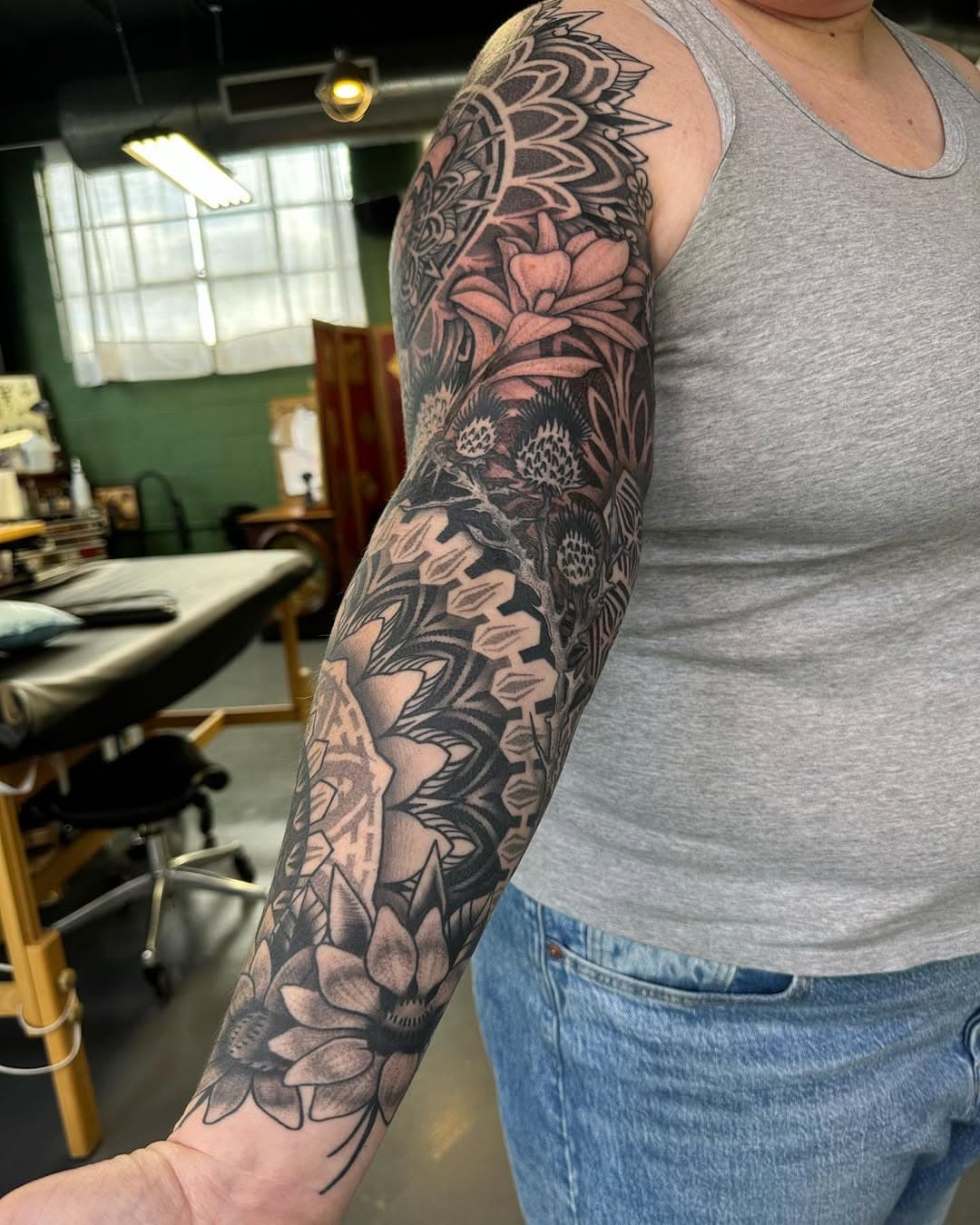 Hard picking a favorite photo of this! Quick session this morning to wrap up a sleeve for a great client! Had a lot of fun messing with other floral and botanical elements, while still keeping some of the usual work flow integrated. Thanks for your persistence and patience making it through your sessions, Audrey! Only one more tattoo before the new year. I’m excited to see what the future brings.