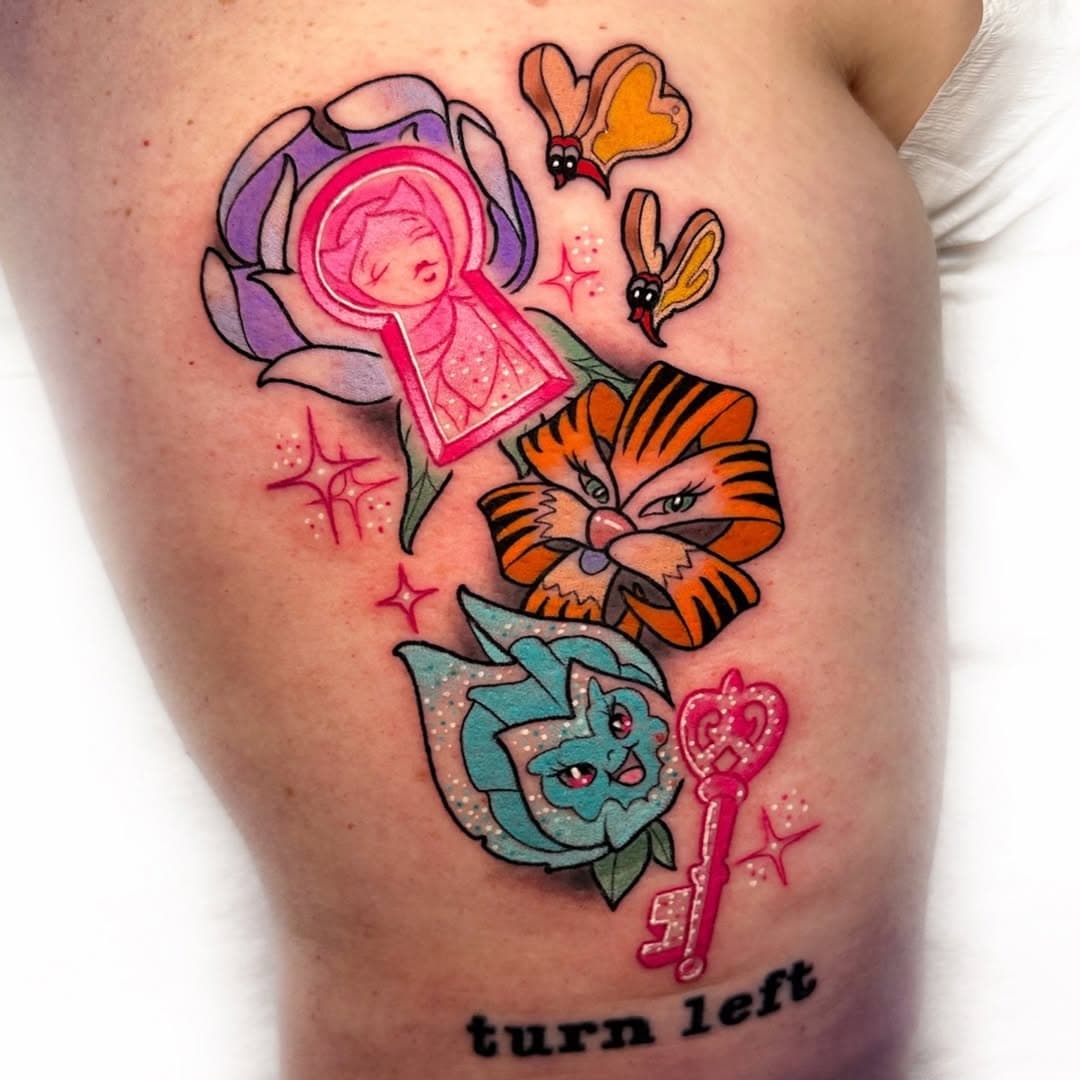 Alice in Wonderland flowers!✨🗝️ 
These are always so much fun🥰
@pristineink @heliostattoo 
#disneytattoo #aliceinwonderland #flowertattoo #glittertattoo #dallastattooartist #dallastattoo