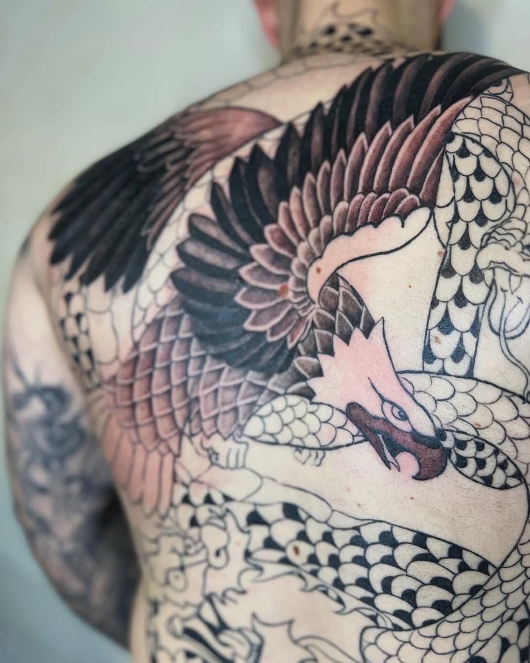 Starting the year off strong with an update on my first ever back piece 🦅

What would you like to see more of this year?

#londontattoo #tattooideas #tattooartist #blackworktattoo #tattoo #tattoostyle #femaleartist #tattoosformen