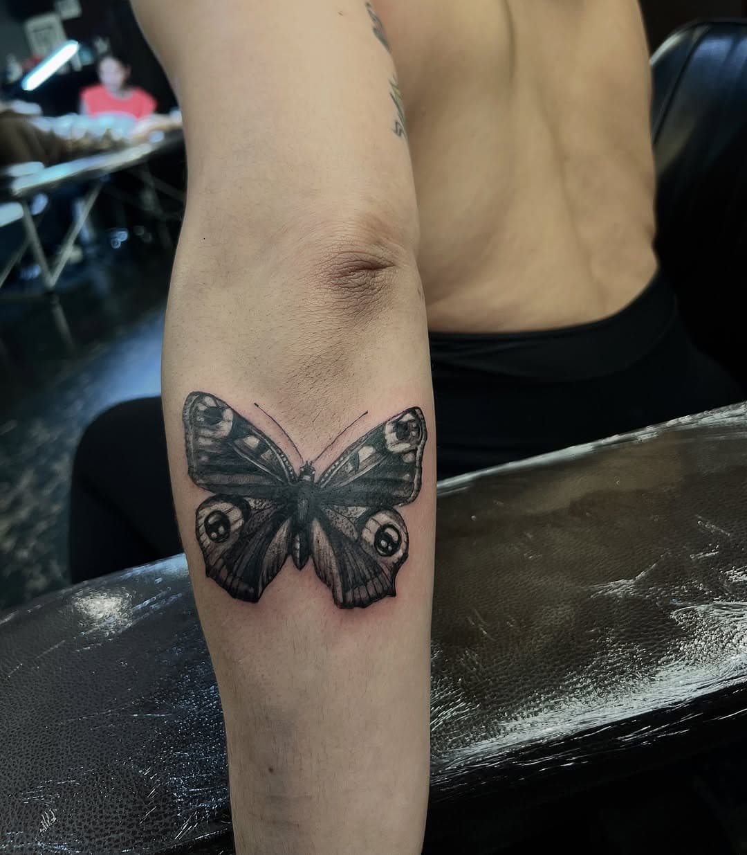 Little moth /buterrflly for a very special human @kaysoundpoetry ❤️ #moth #mothtattoo #buterflytattoo #buterfly #ink #inkedgirls #realistictattoo #realism #blackandgreytattoo #special 🌟 @shalladoretattoo