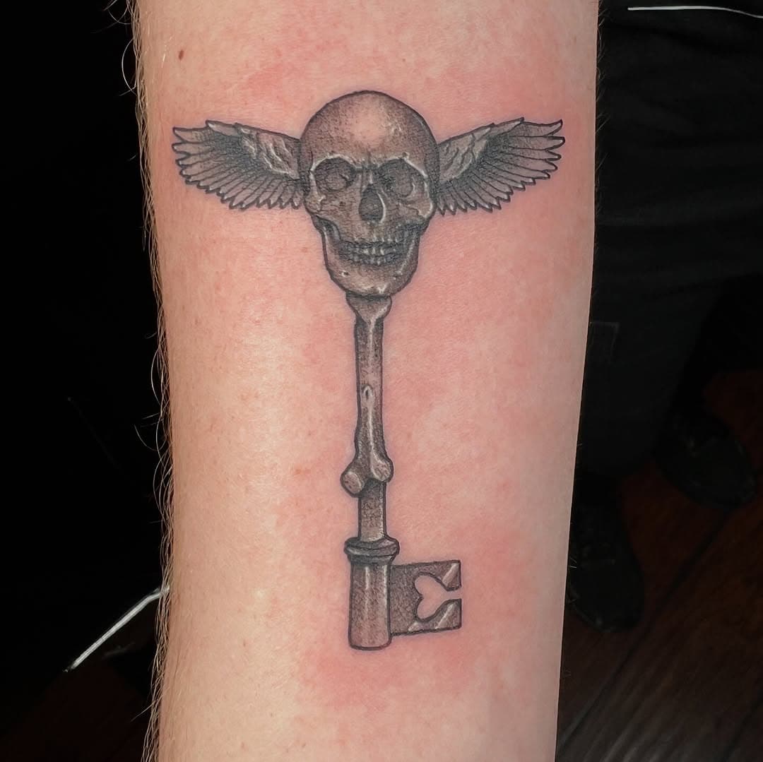 Key 🔑 skull 💀 tattoo 

Artist : @steviewonder_tattoos 

#tattooshop #tatt #tattoos #tattooist #tattooed #tattooing #tattoo #tattoostyle #tattoomodel #tattoostyle #tattooideas #tattooart #tattooartist #tatts #skull #skulltattoo #skullart #key #keytattoo #blackandgreytattoo #blackandgrey #blackandgreytattoos #blackandgrey